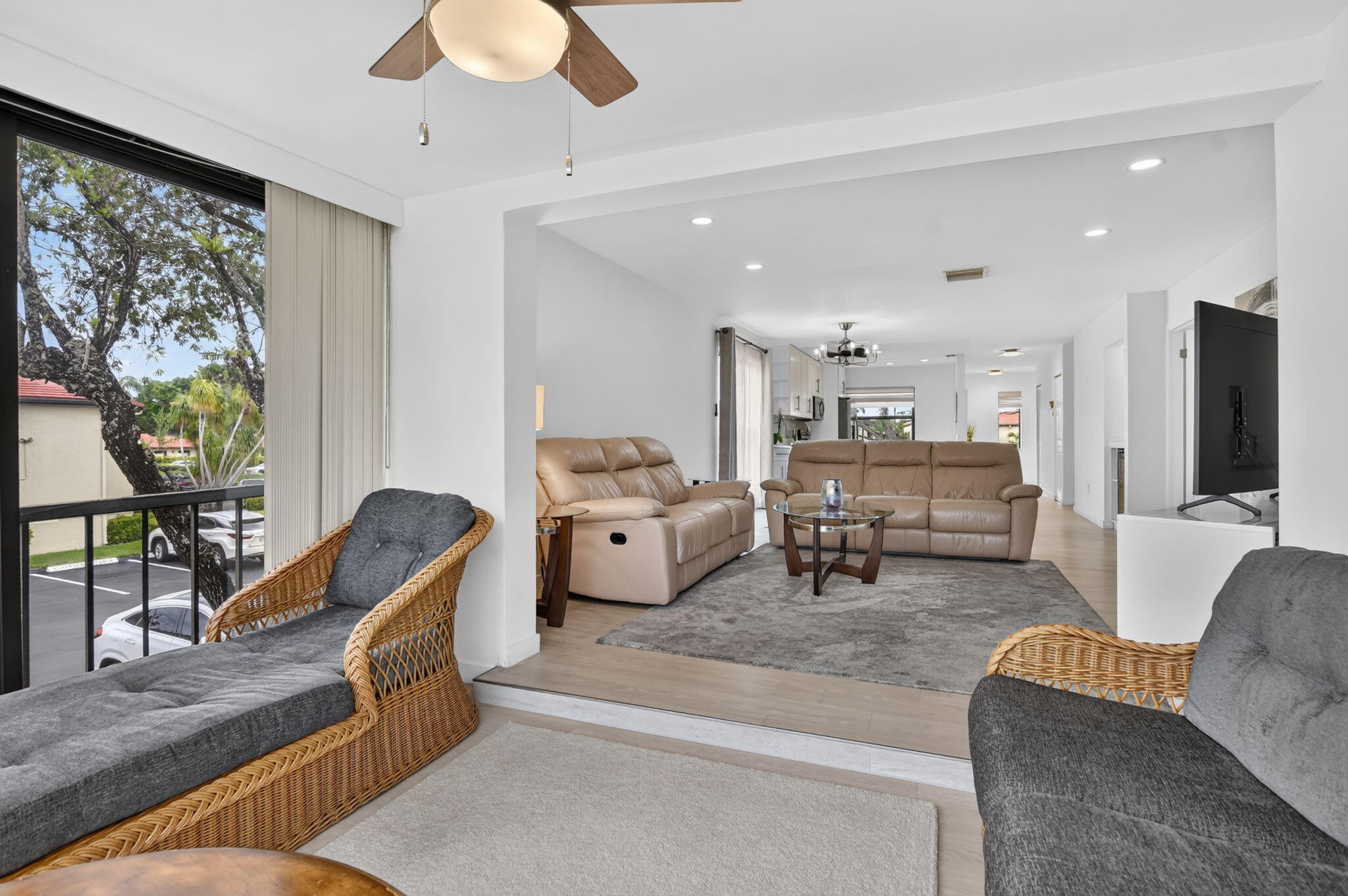 8545 Casa Del Lago #38 H, Boca Raton FL 33433
