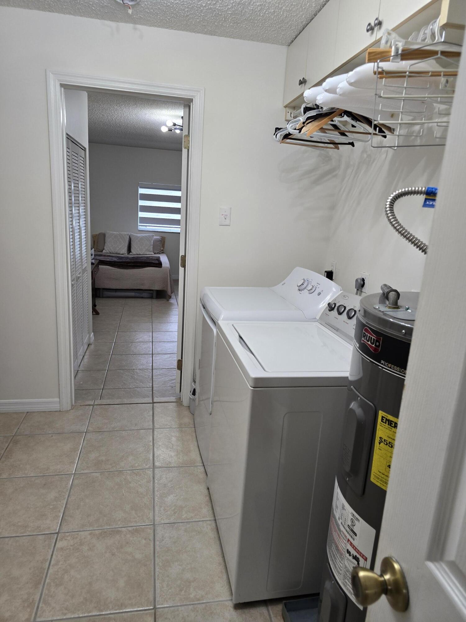 939 HIBISCUS, Royal Palm Beach FL 33411