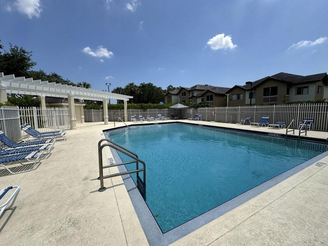 6555 ABBEY, Parkland FL 33067