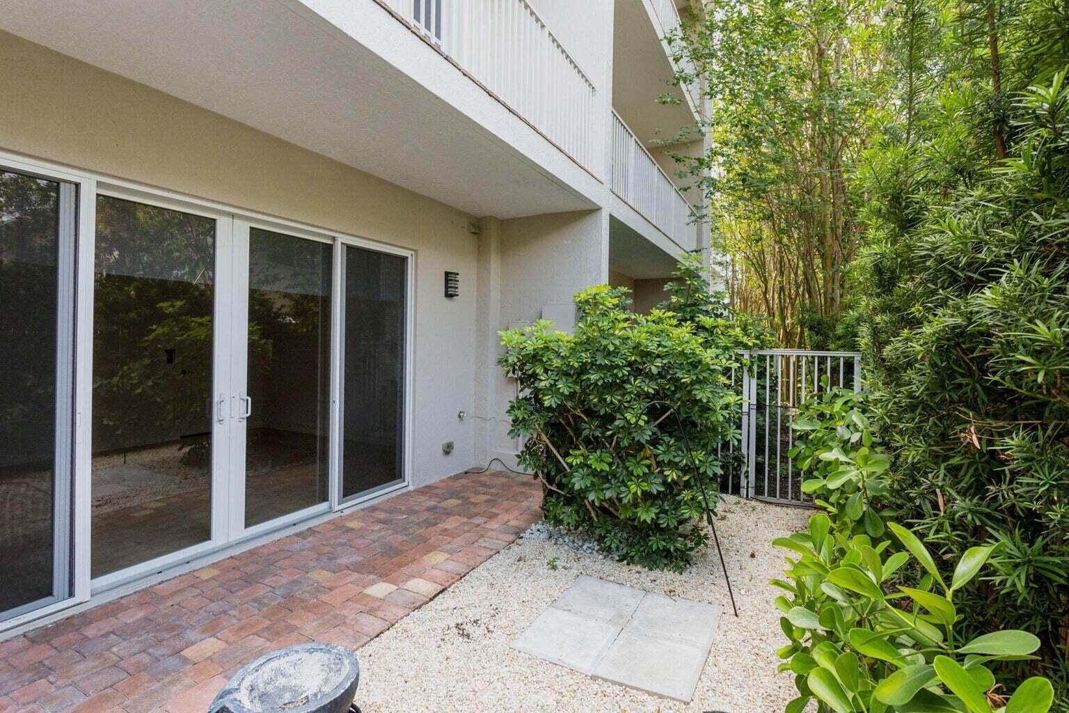 3863 NE 22nd, Lighthouse Point FL 33064