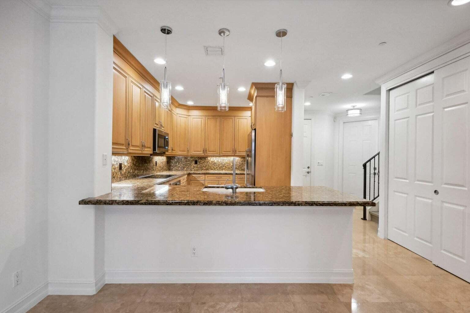 3863 NE 22nd, Lighthouse Point FL 33064