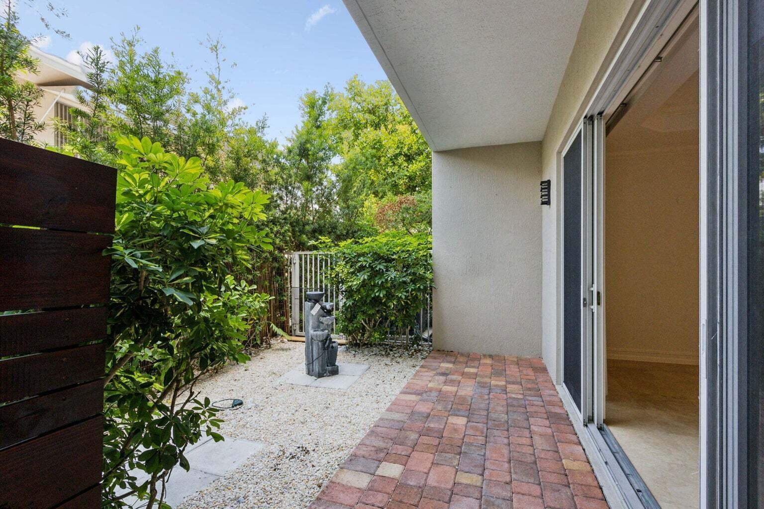 3863 NE 22nd, Lighthouse Point FL 33064