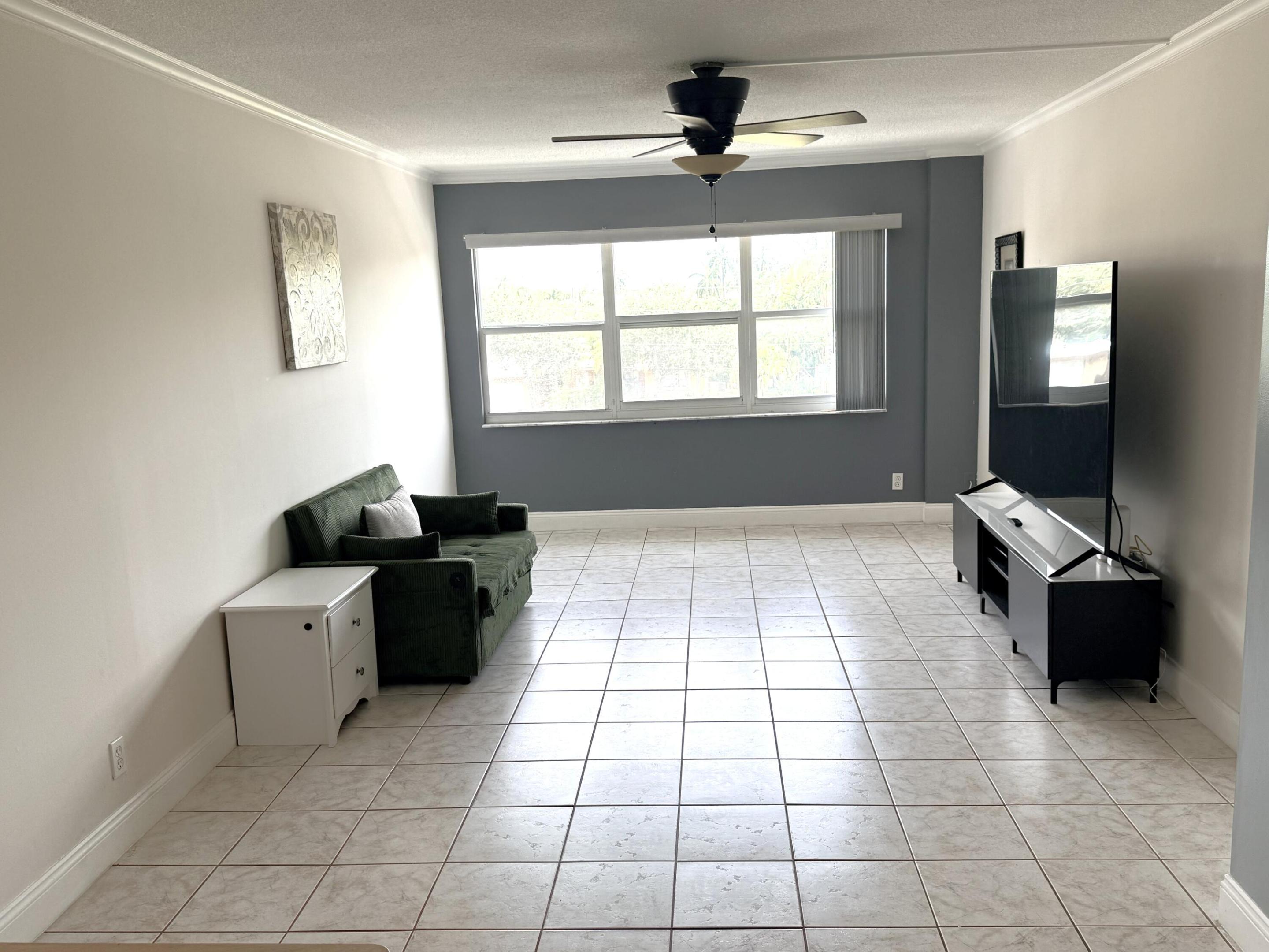 2555 NE 11TH #303, Fort Lauderdale FL 33304