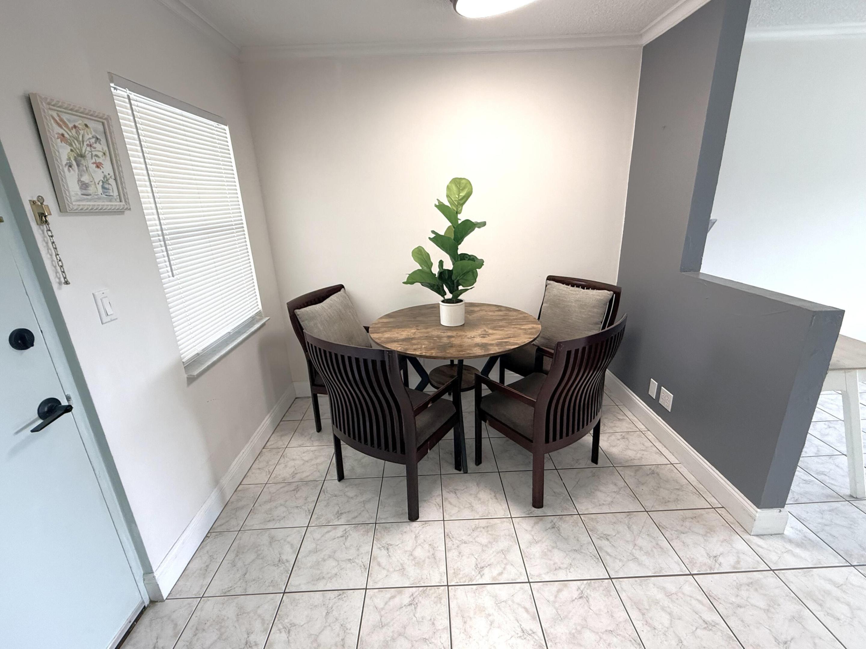 2555 NE 11TH #303, Fort Lauderdale FL 33304