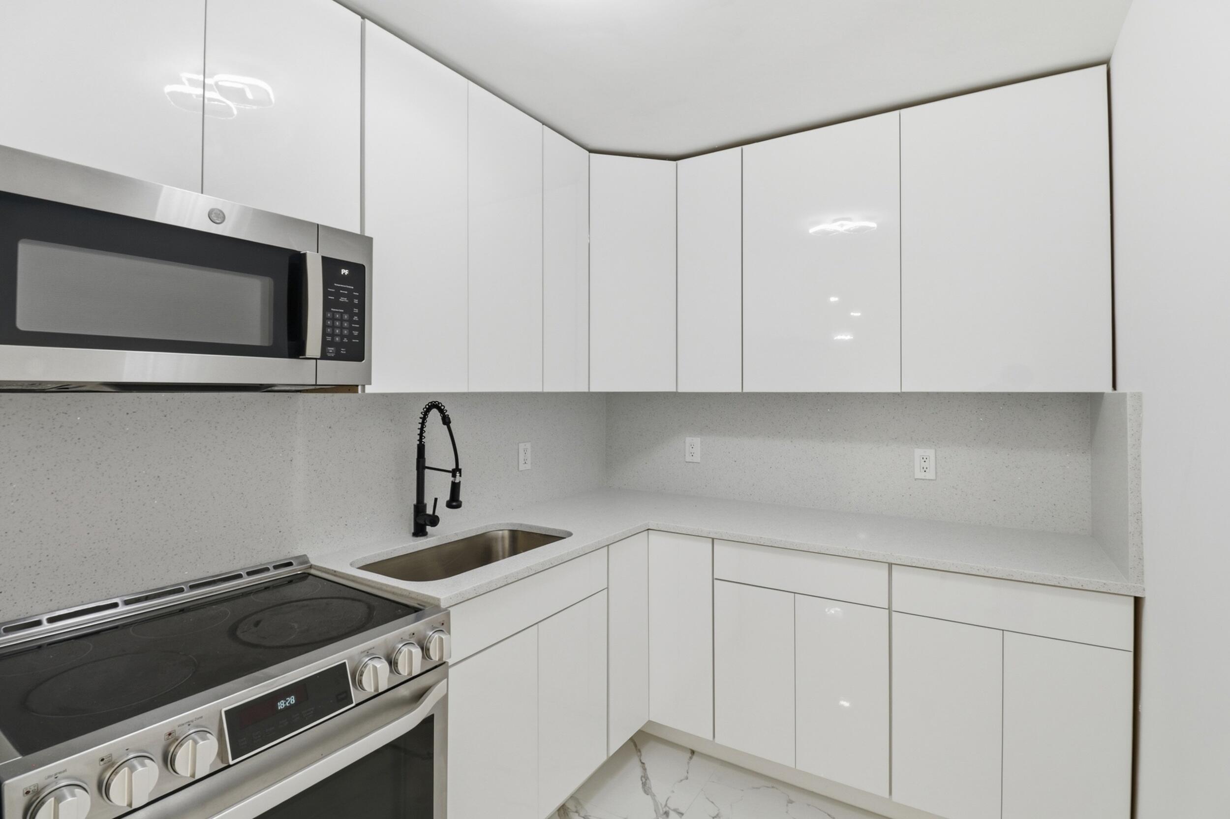 328 PONTE VEDRA, Palm Springs FL 33461