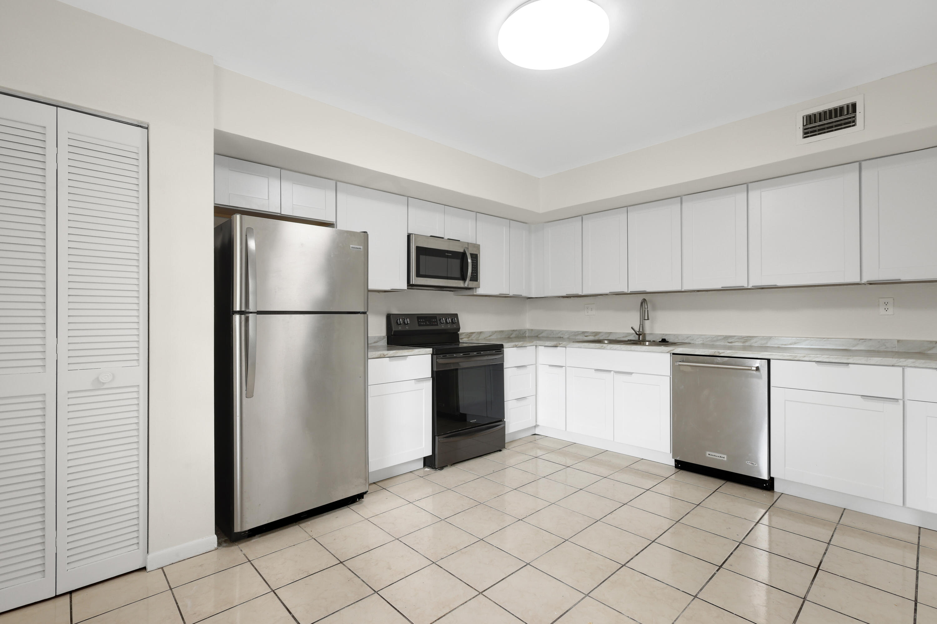 3940 INVERRARY #404-A, Lauderhill FL 33319
