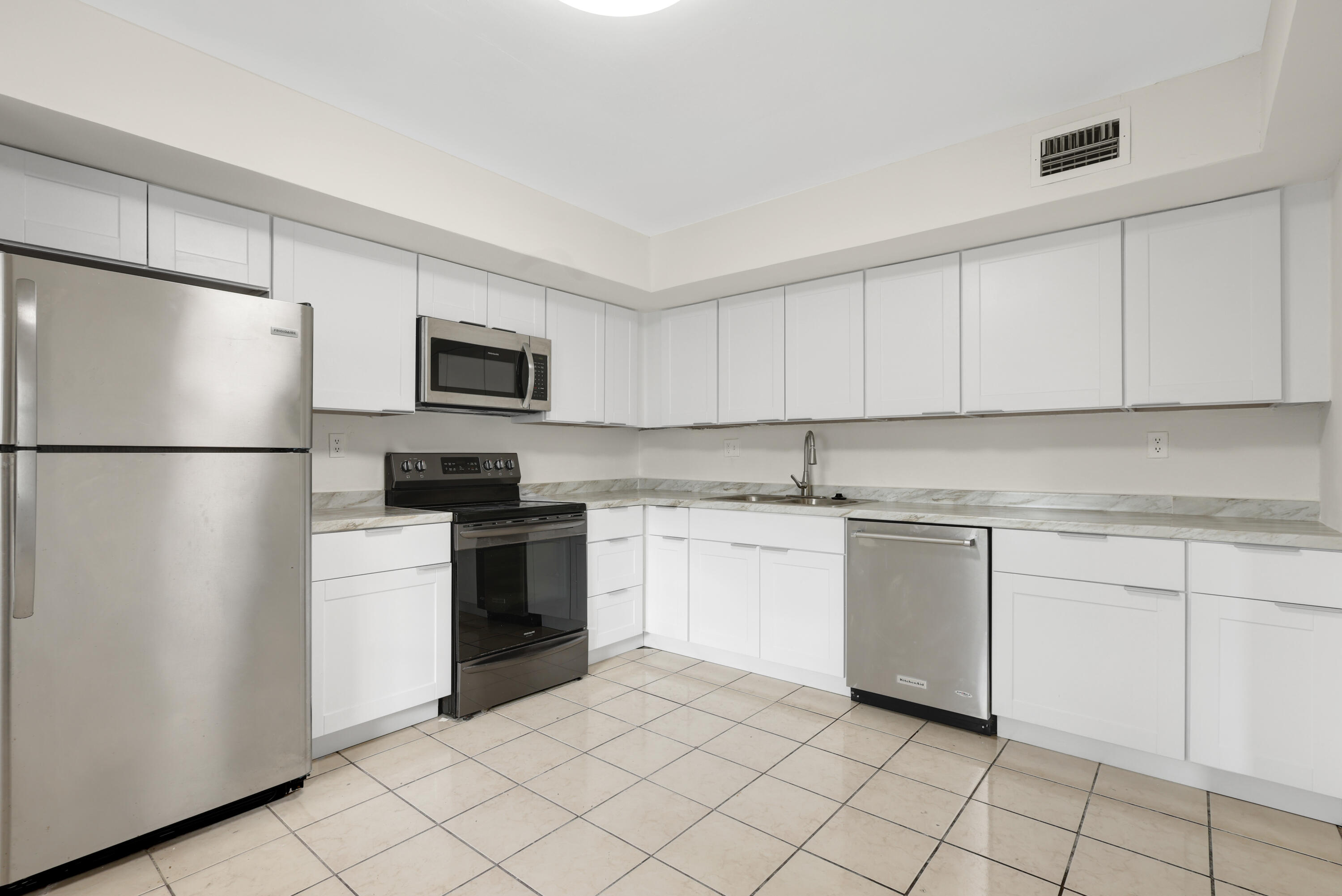 3940 INVERRARY #404-A, Lauderhill FL 33319