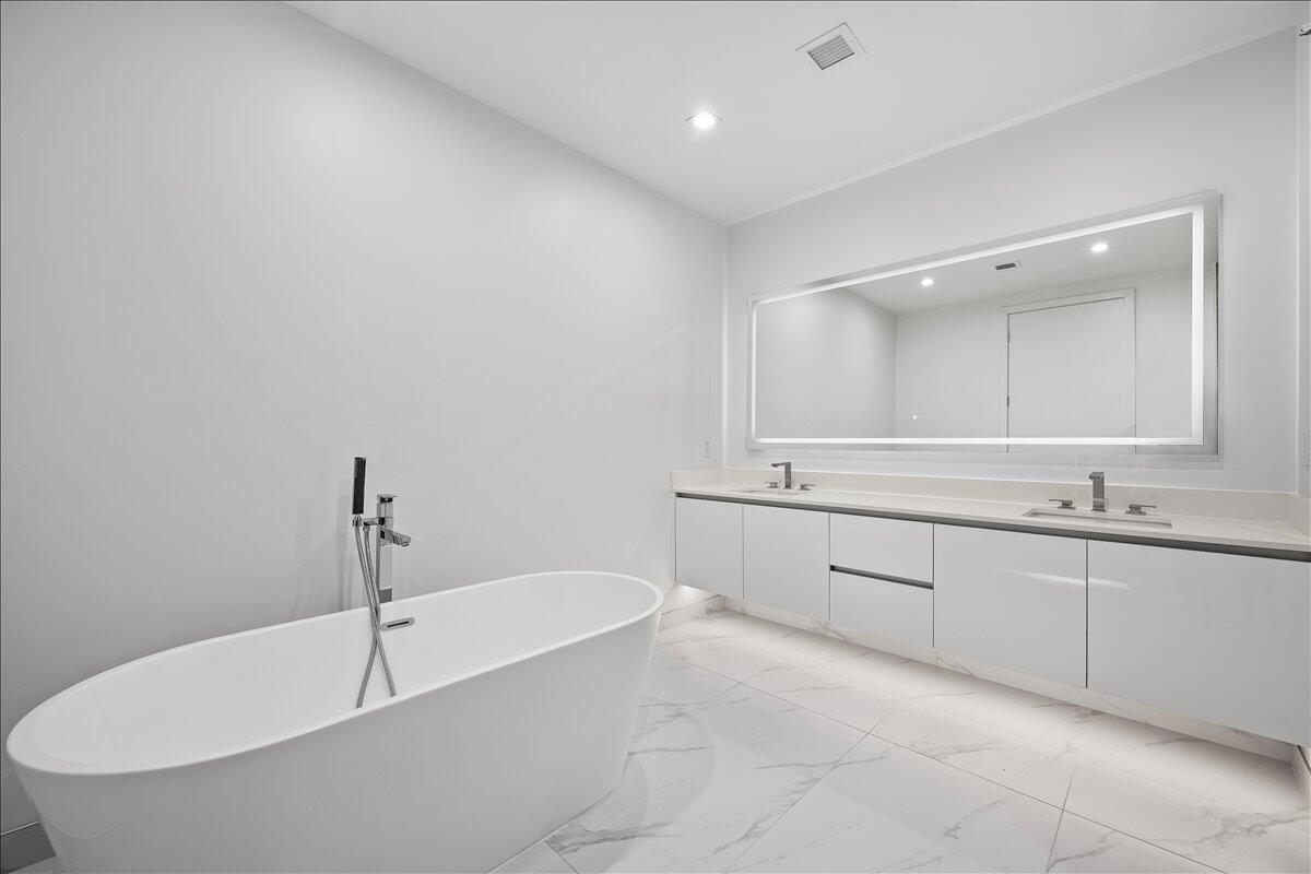 220 Lake Shore #1513, Lake Park FL 33403