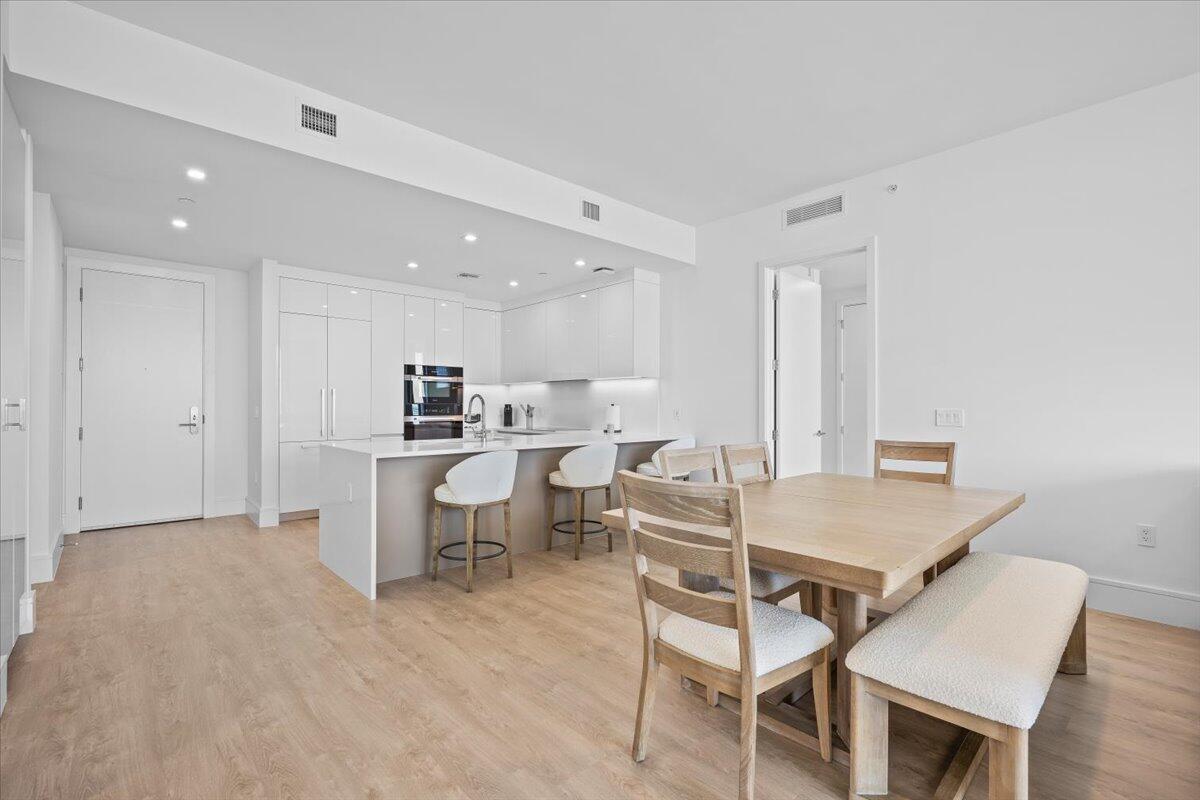 220 Lake Shore #1513, Lake Park FL 33403