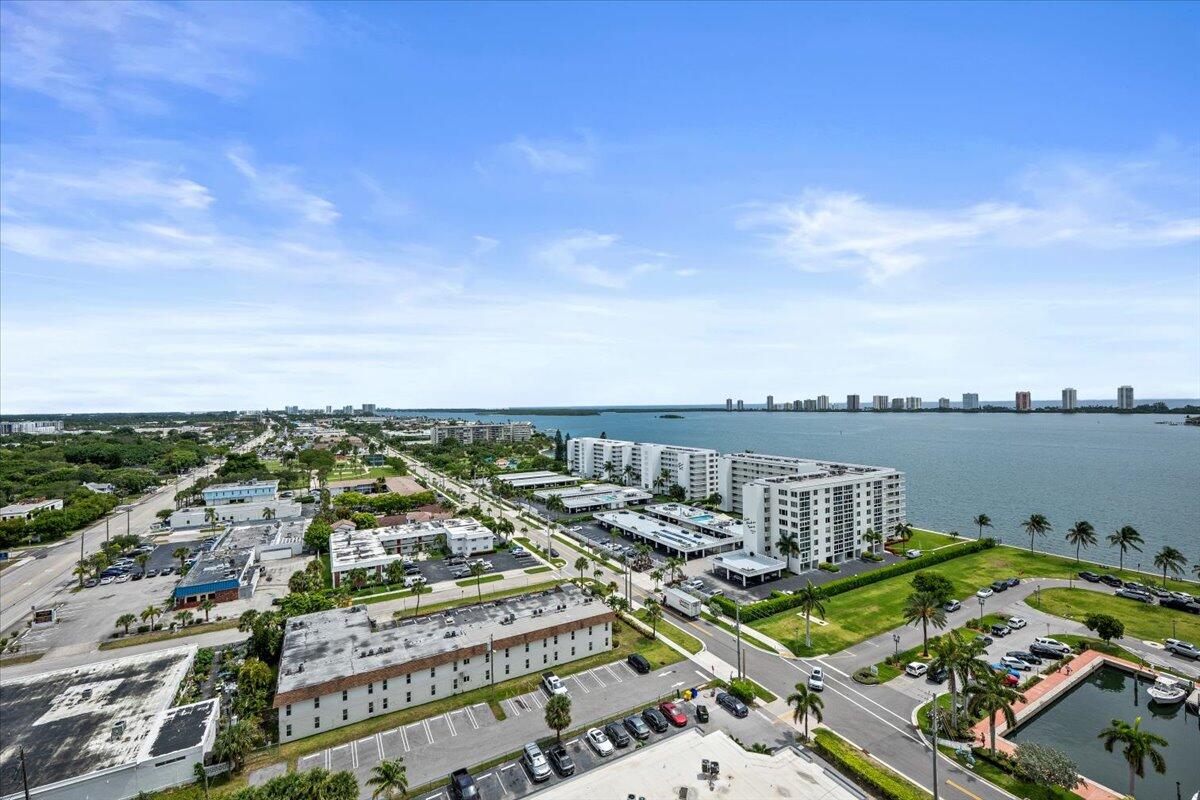220 Lake Shore #1513, Lake Park FL 33403