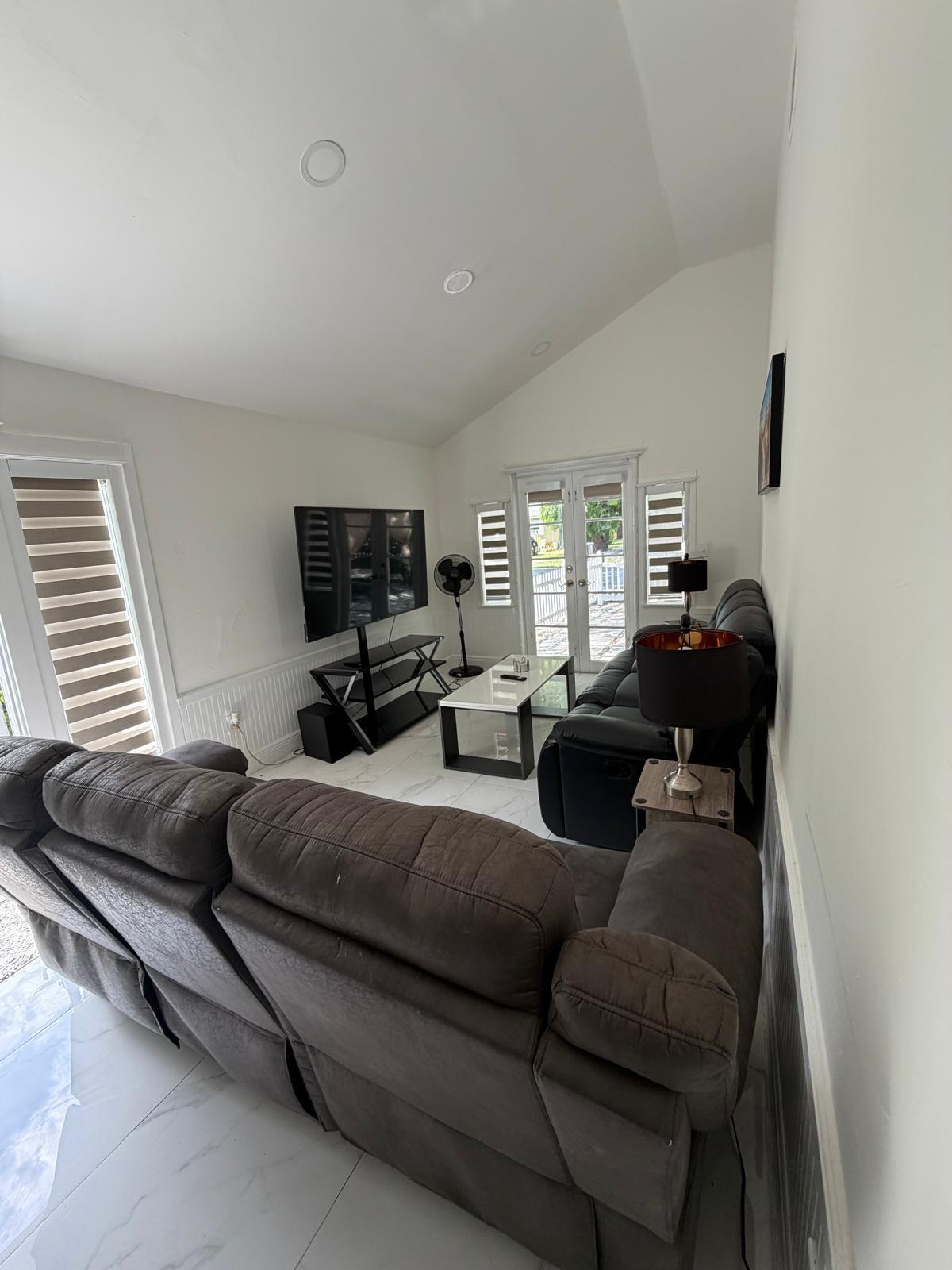 514 Churchill, West Palm Beach FL 33405