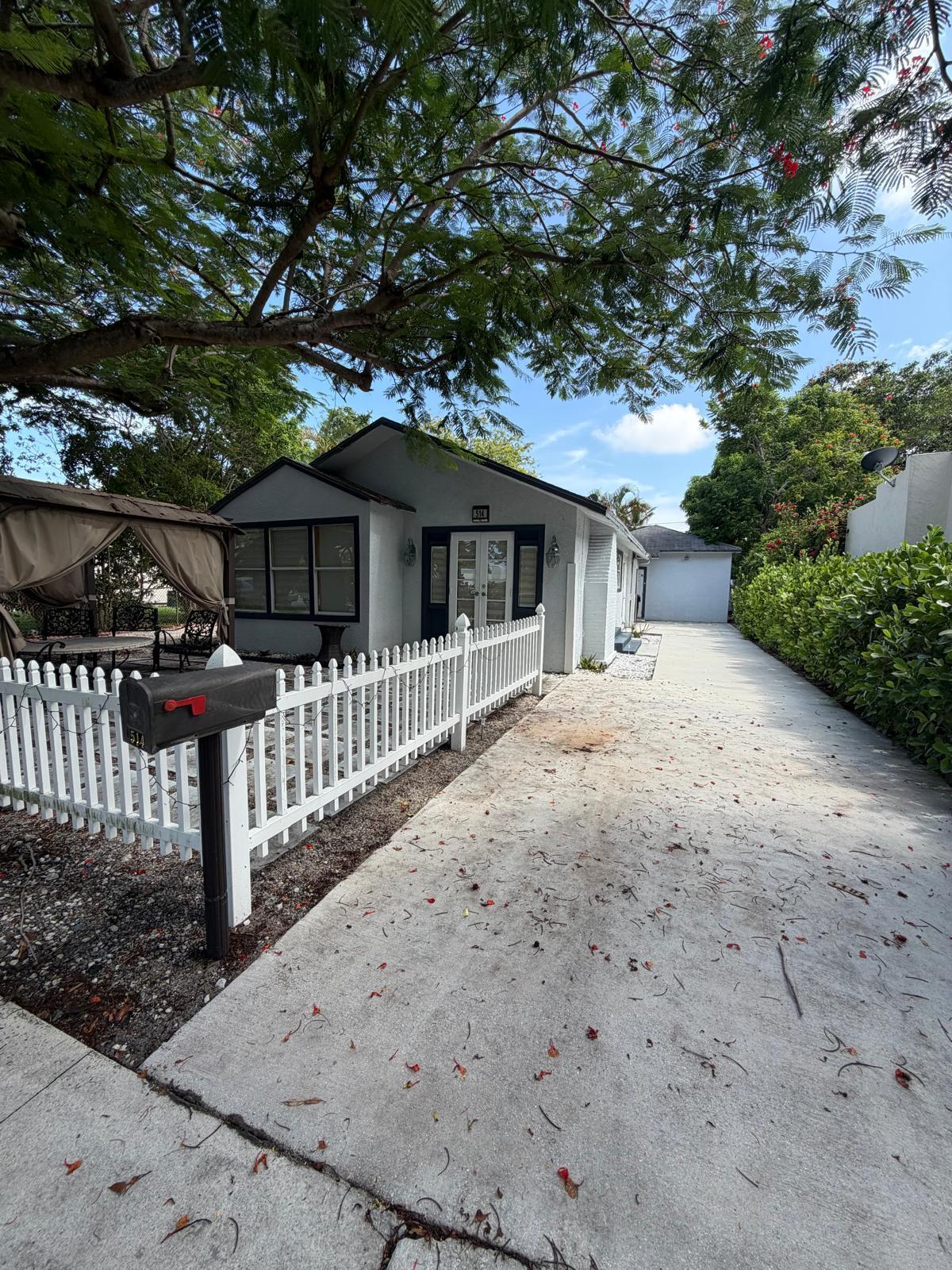 514 Churchill, West Palm Beach FL 33405