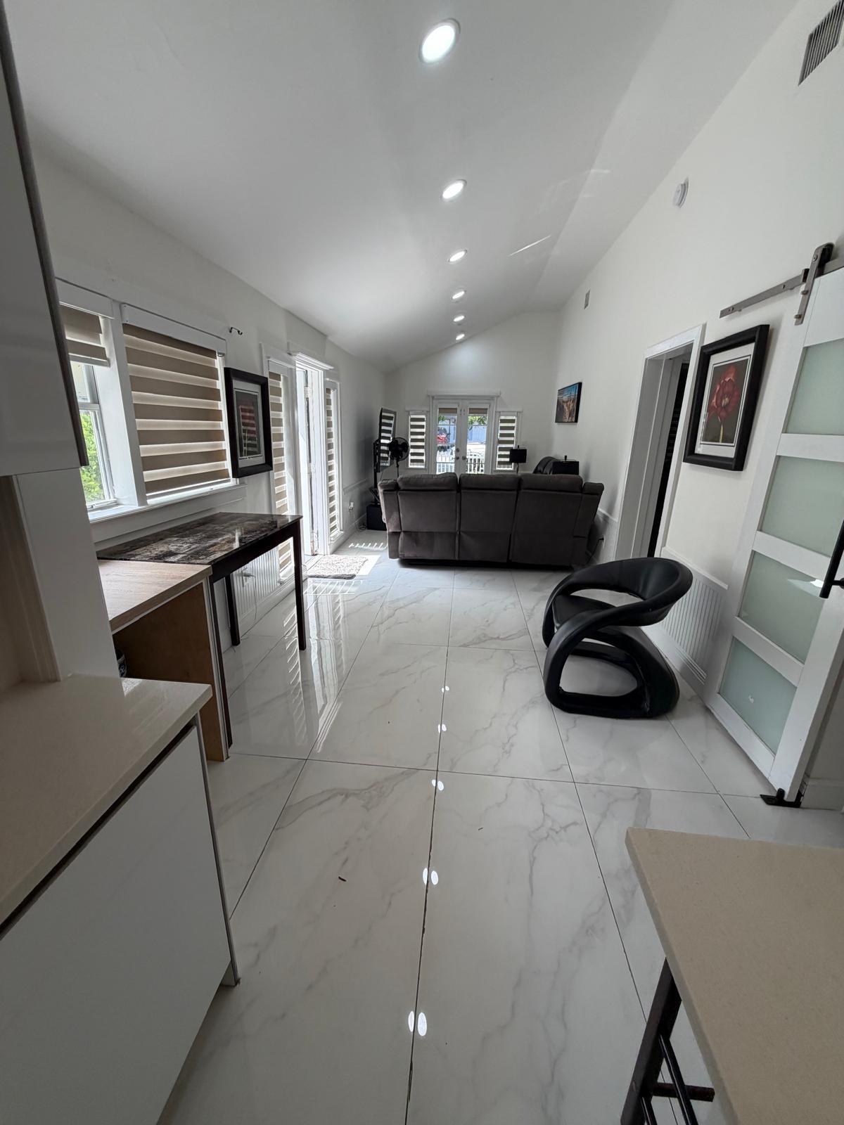 514 Churchill, West Palm Beach FL 33405