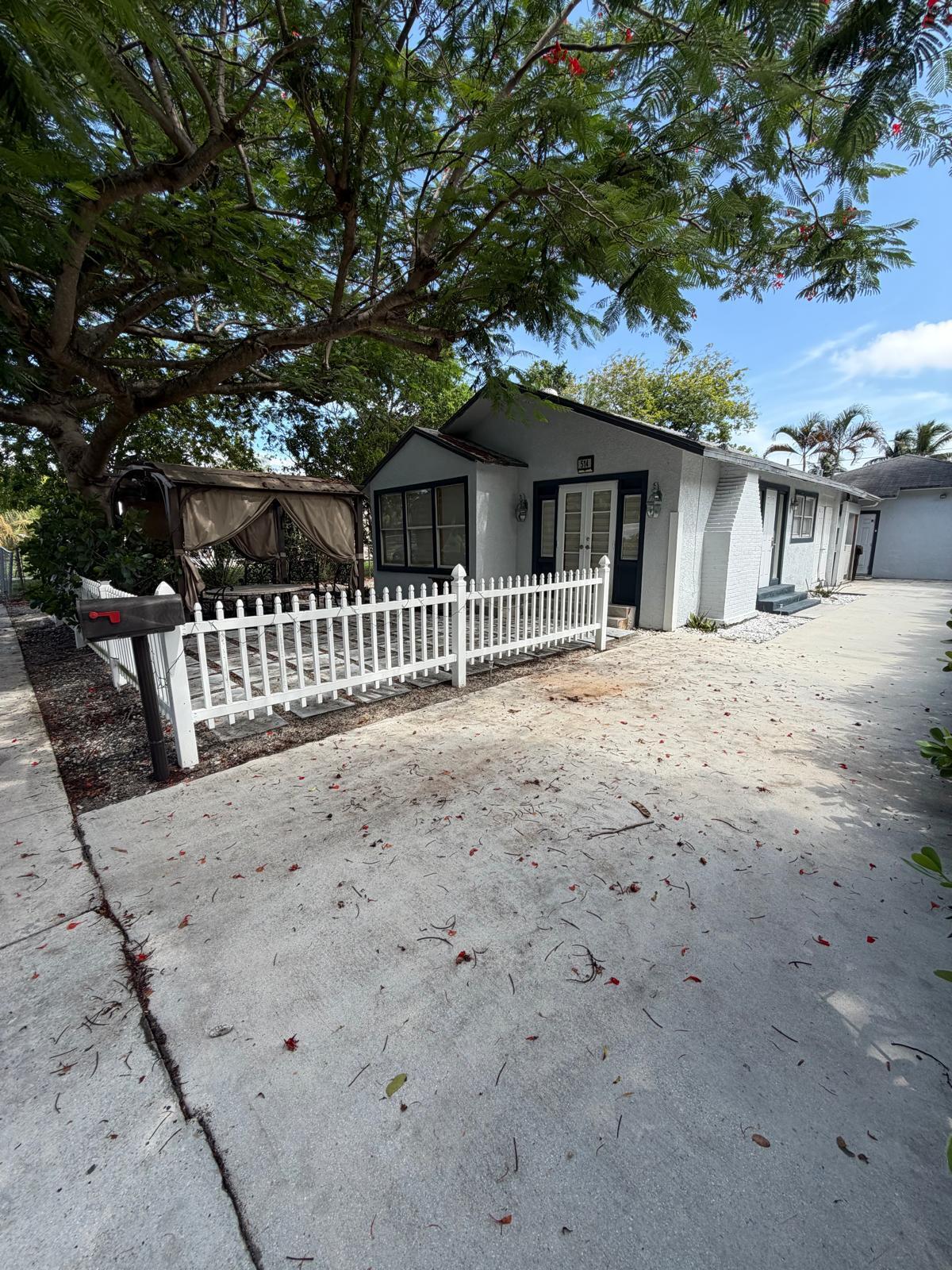 514 Churchill, West Palm Beach FL 33405