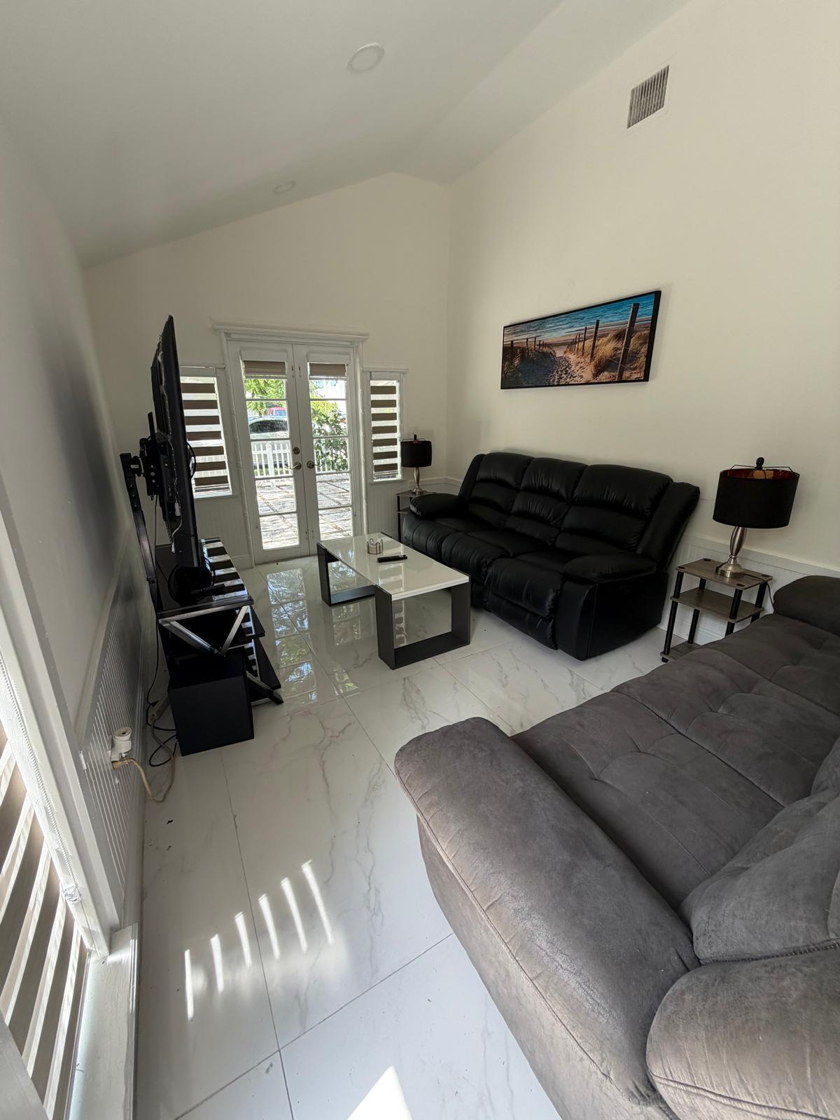514 Churchill, West Palm Beach FL 33405