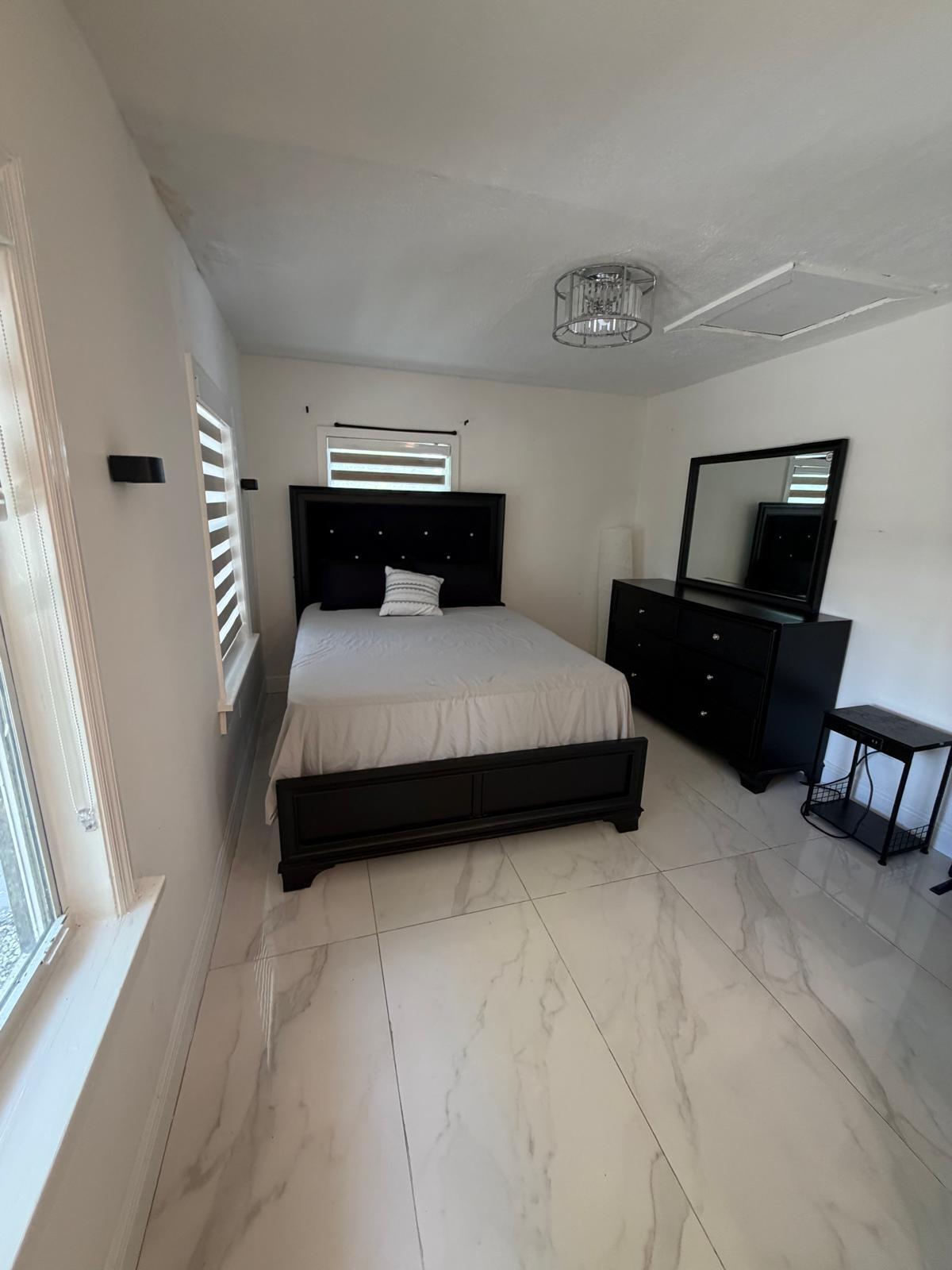 514 Churchill, West Palm Beach FL 33405