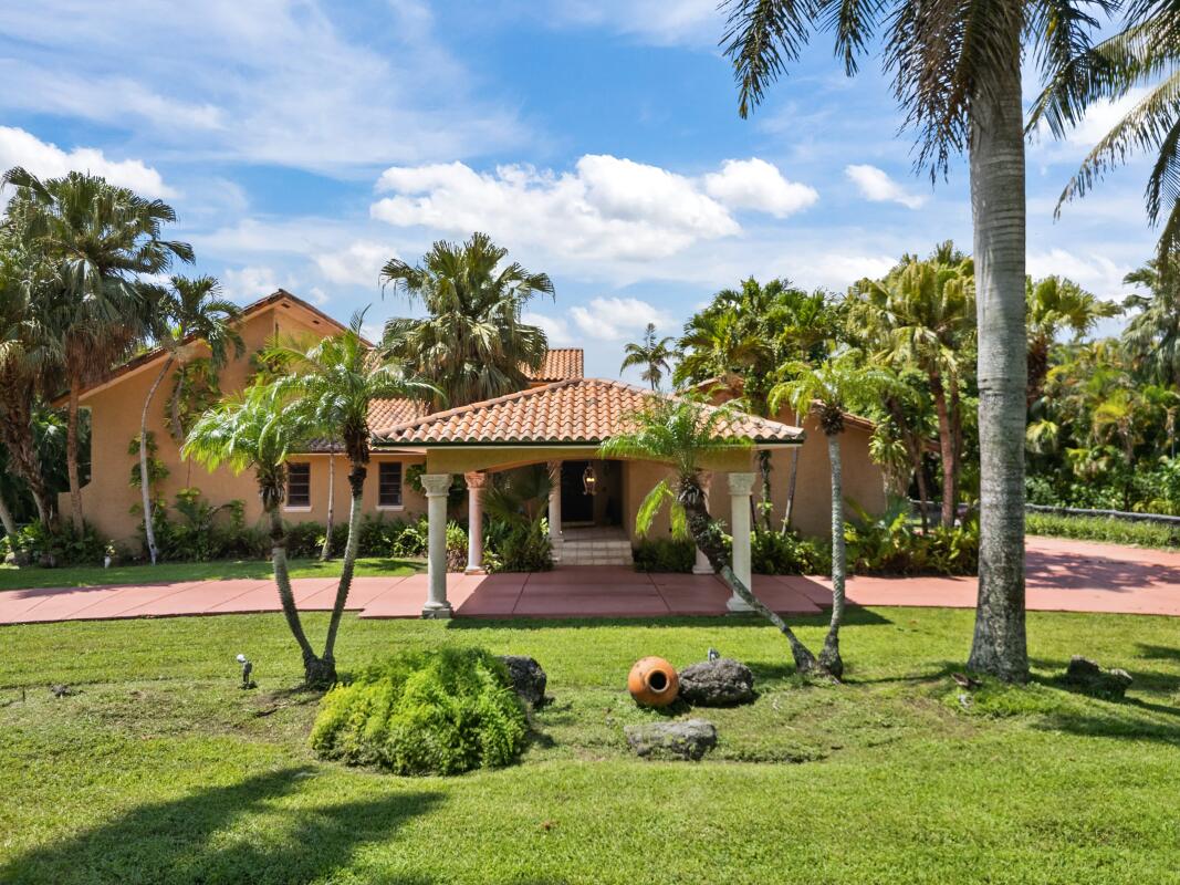 10010 NW 135th, Hialeah FL 33018