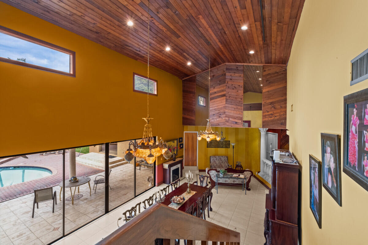 10010 NW 135th, Hialeah FL 33018