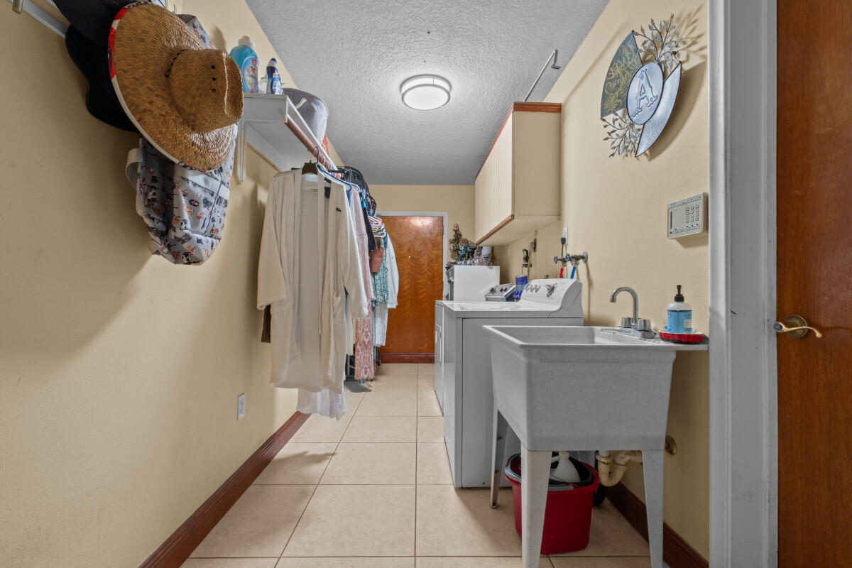 10010 NW 135th, Hialeah FL 33018