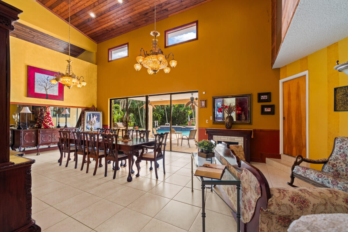 10010 NW 135th, Hialeah FL 33018