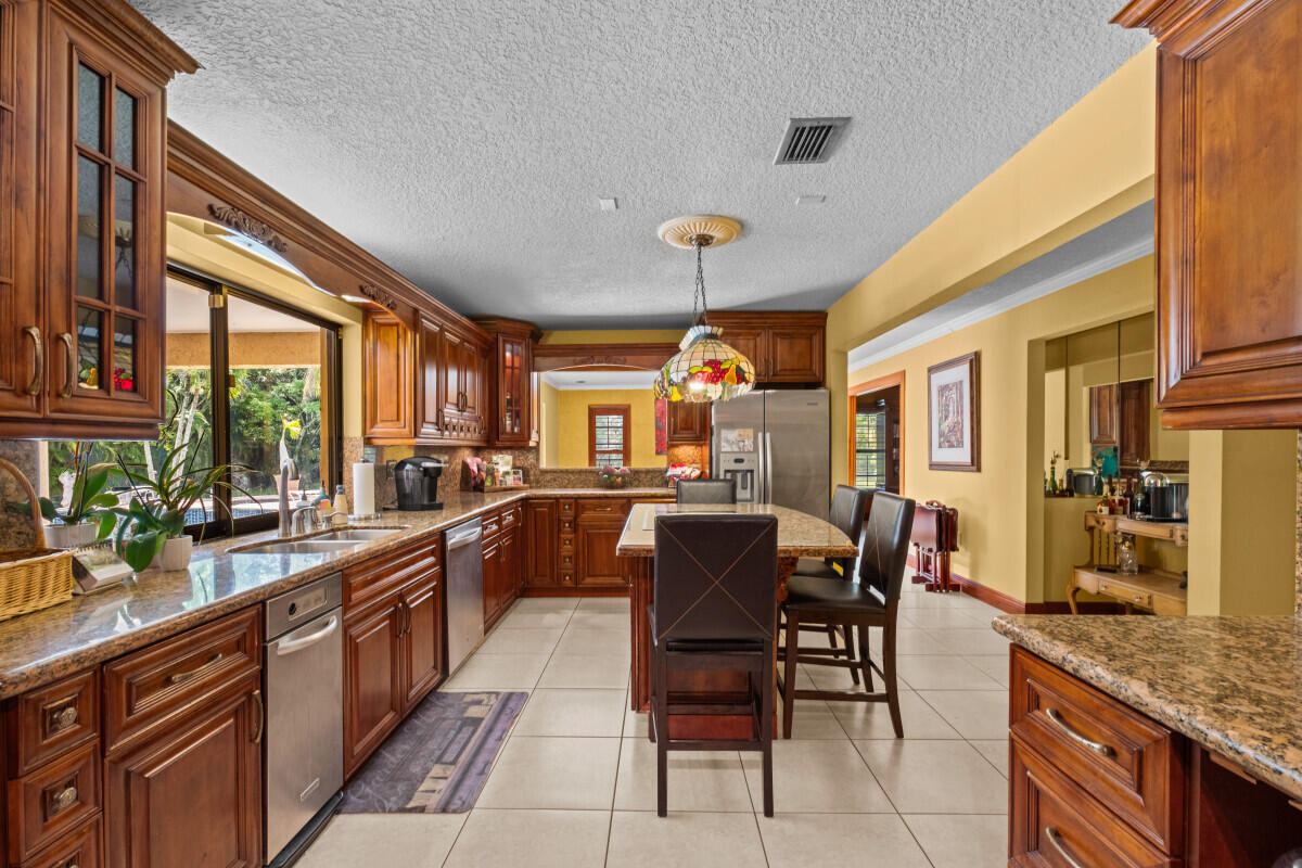 10010 NW 135th, Hialeah FL 33018