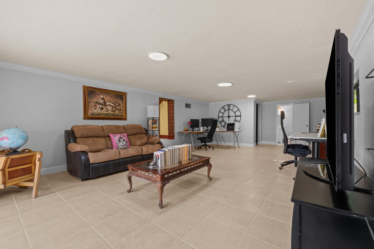 10010 NW 135th, Hialeah FL 33018