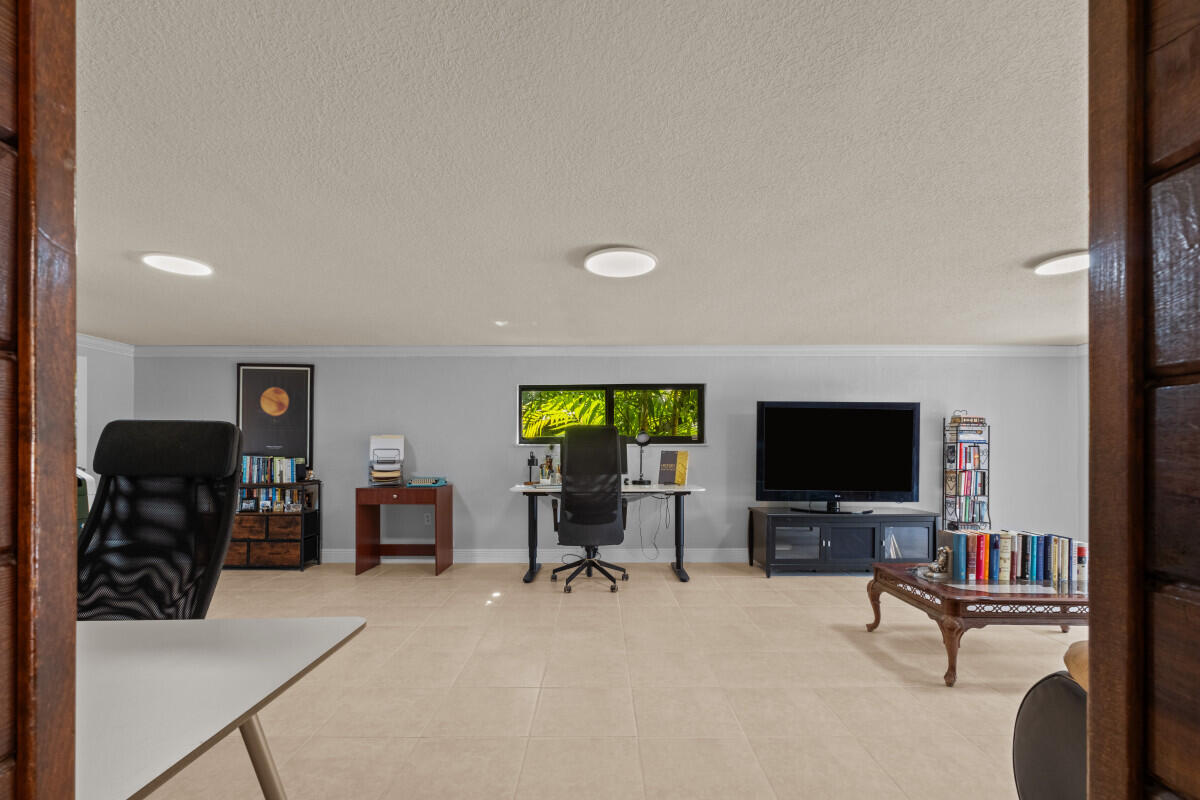10010 NW 135th, Hialeah FL 33018
