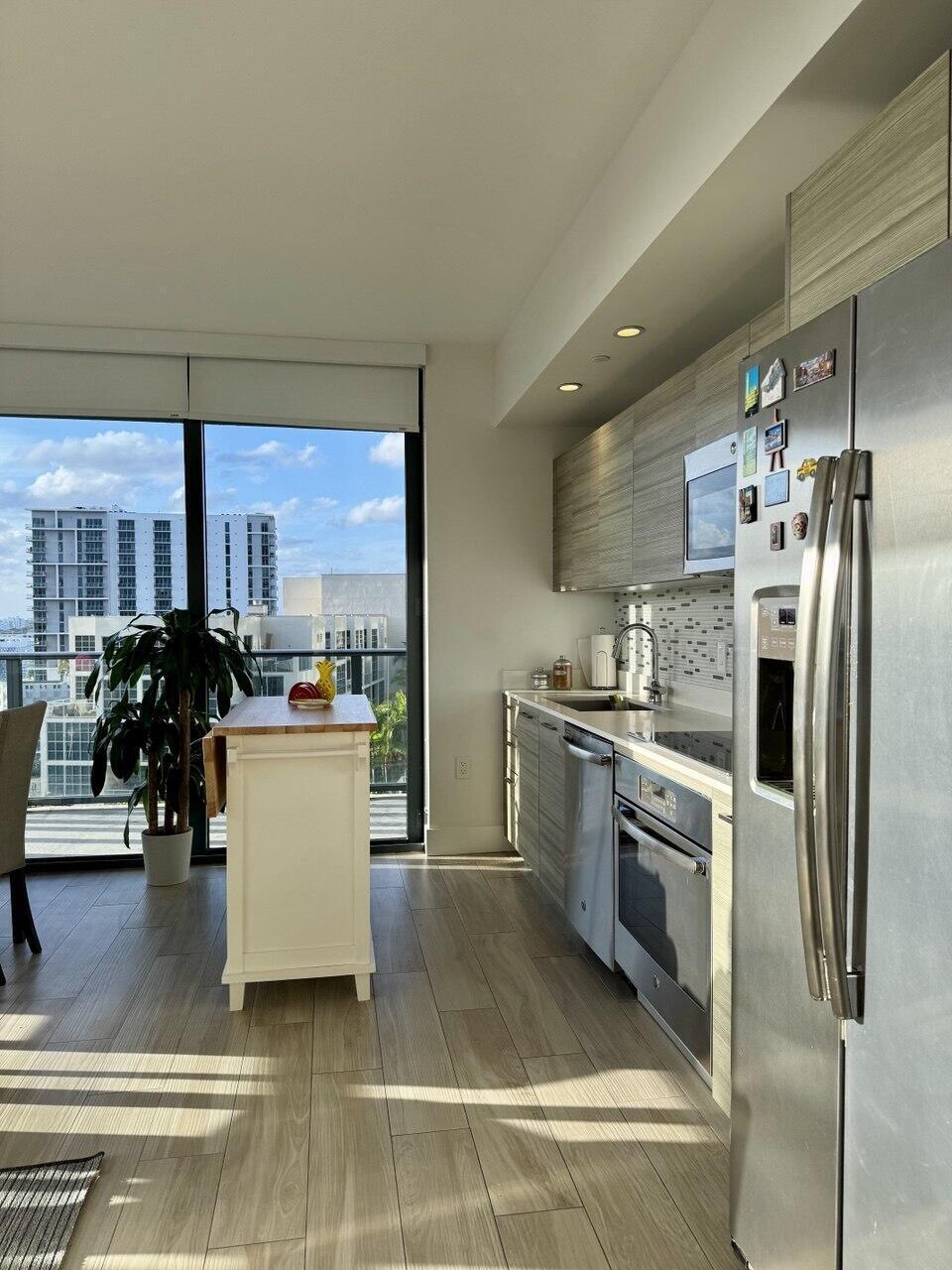 121 NE 34th #1116, Miami FL 33137