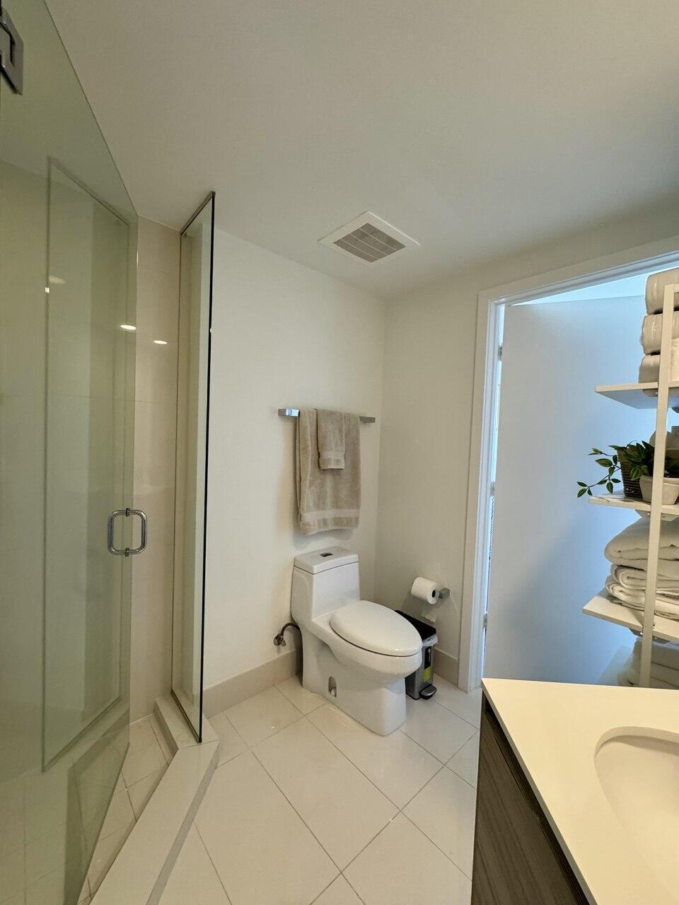 121 NE 34th #1116, Miami FL 33137
