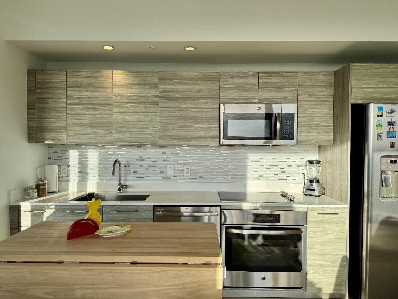 121 NE 34th #1116, Miami FL 33137