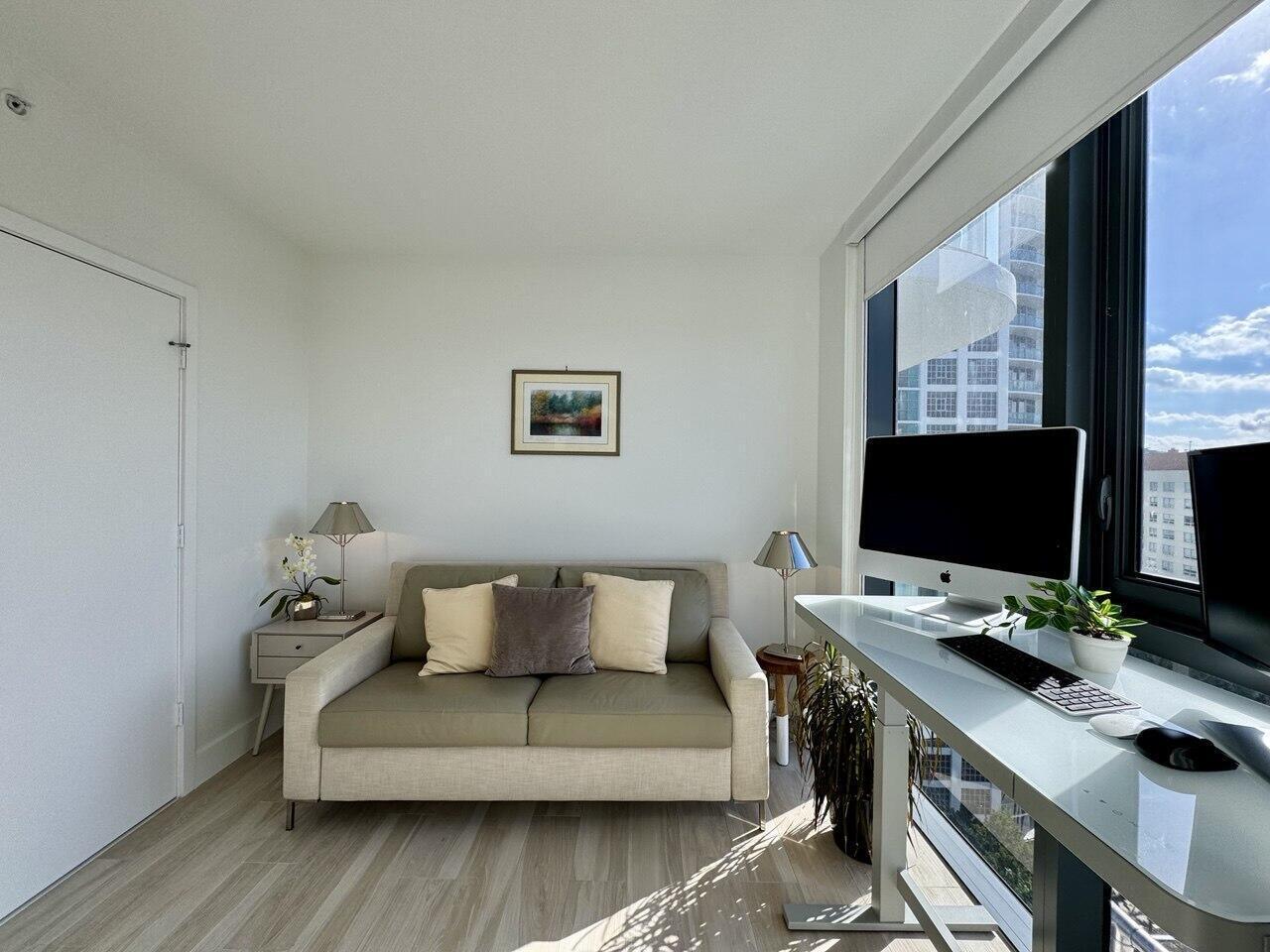 121 NE 34th #1116, Miami FL 33137