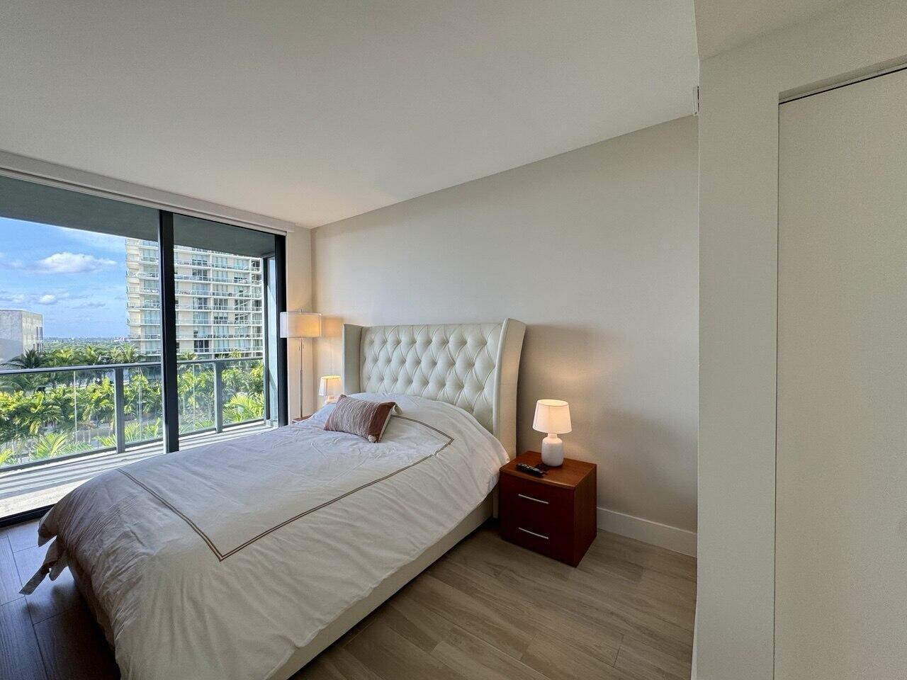 121 NE 34th #1116, Miami FL 33137