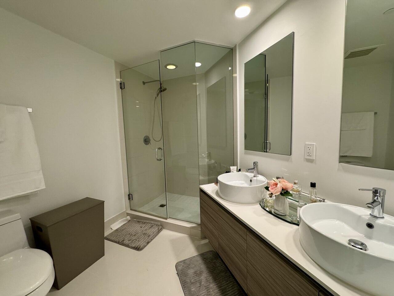 121 NE 34th #1116, Miami FL 33137