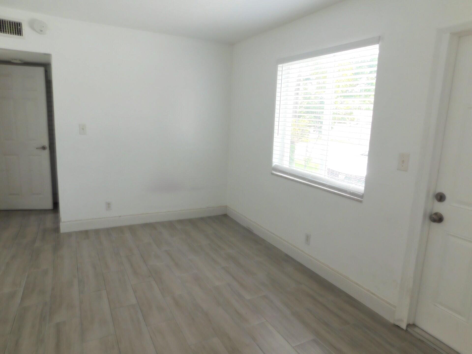825 NE 6th #3, Fort Lauderdale FL 33304