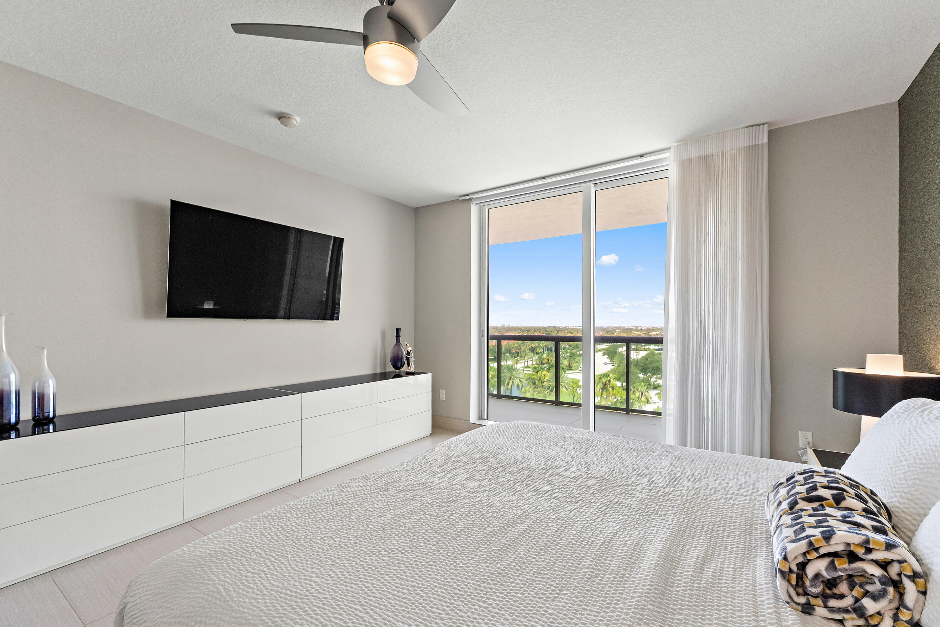 3610 Gardens #804a, Palm Beach Gardens FL 33410