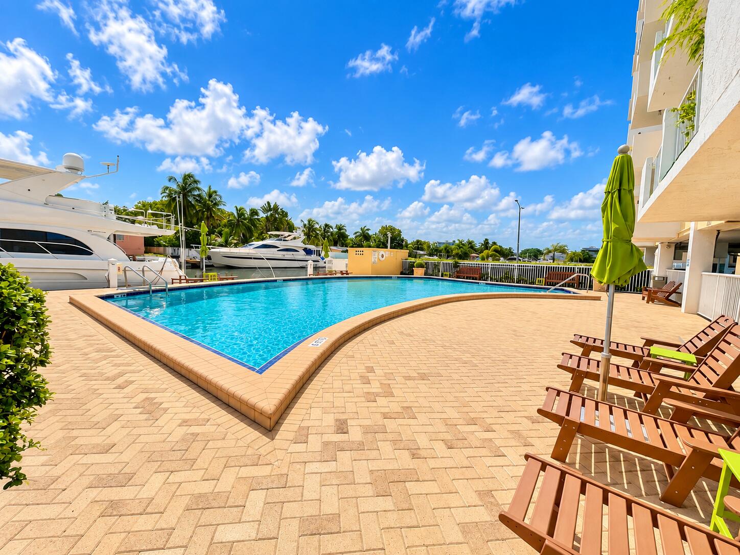 2020 NE 135TH #502, North Miami FL 33181