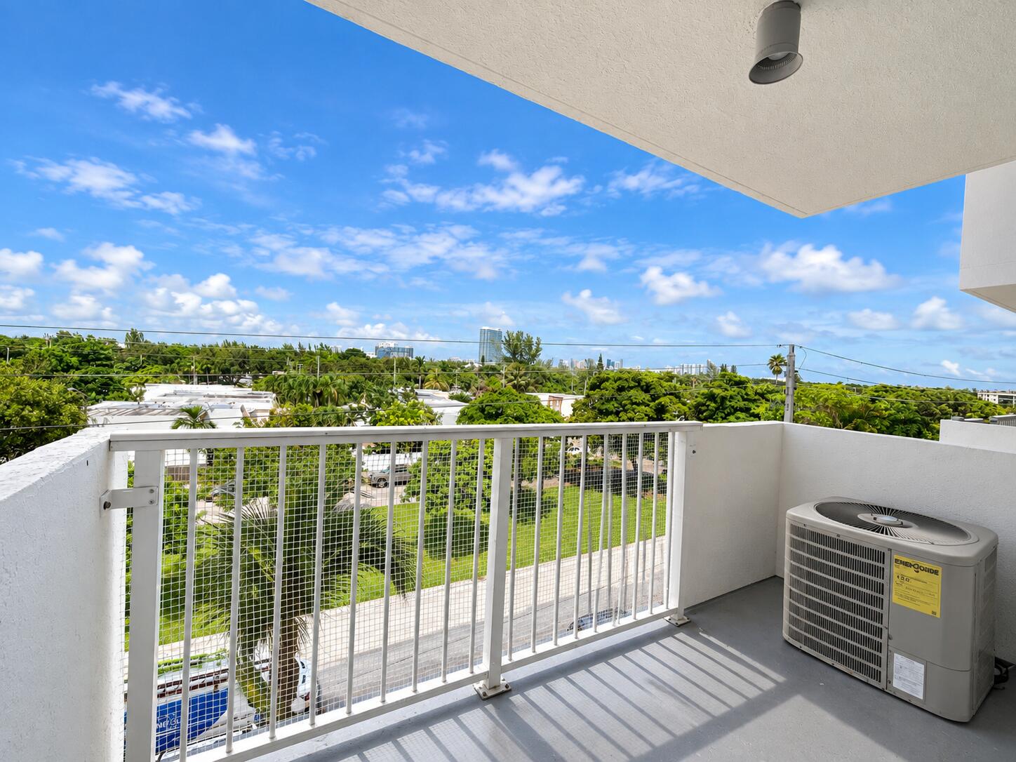 2020 NE 135TH #502, North Miami FL 33181