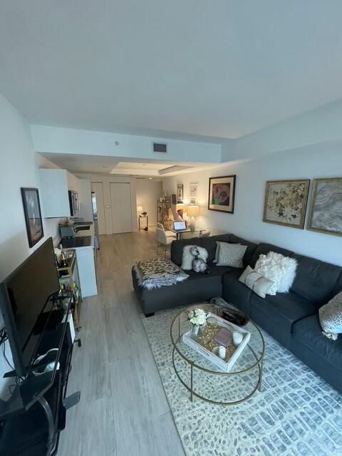 55 SW 9th #3209, Miami FL 33130