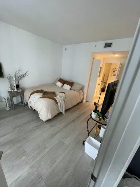 55 SW 9th #3209, Miami FL 33130