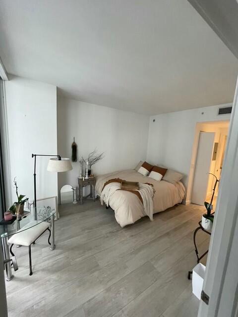55 SW 9th #3209, Miami FL 33130