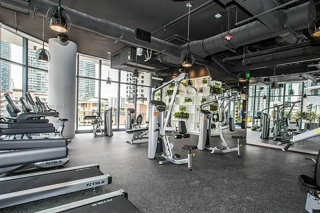 55 SW 9th #3209, Miami FL 33130