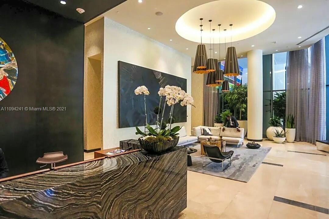 55 SW 9th #3209, Miami FL 33130