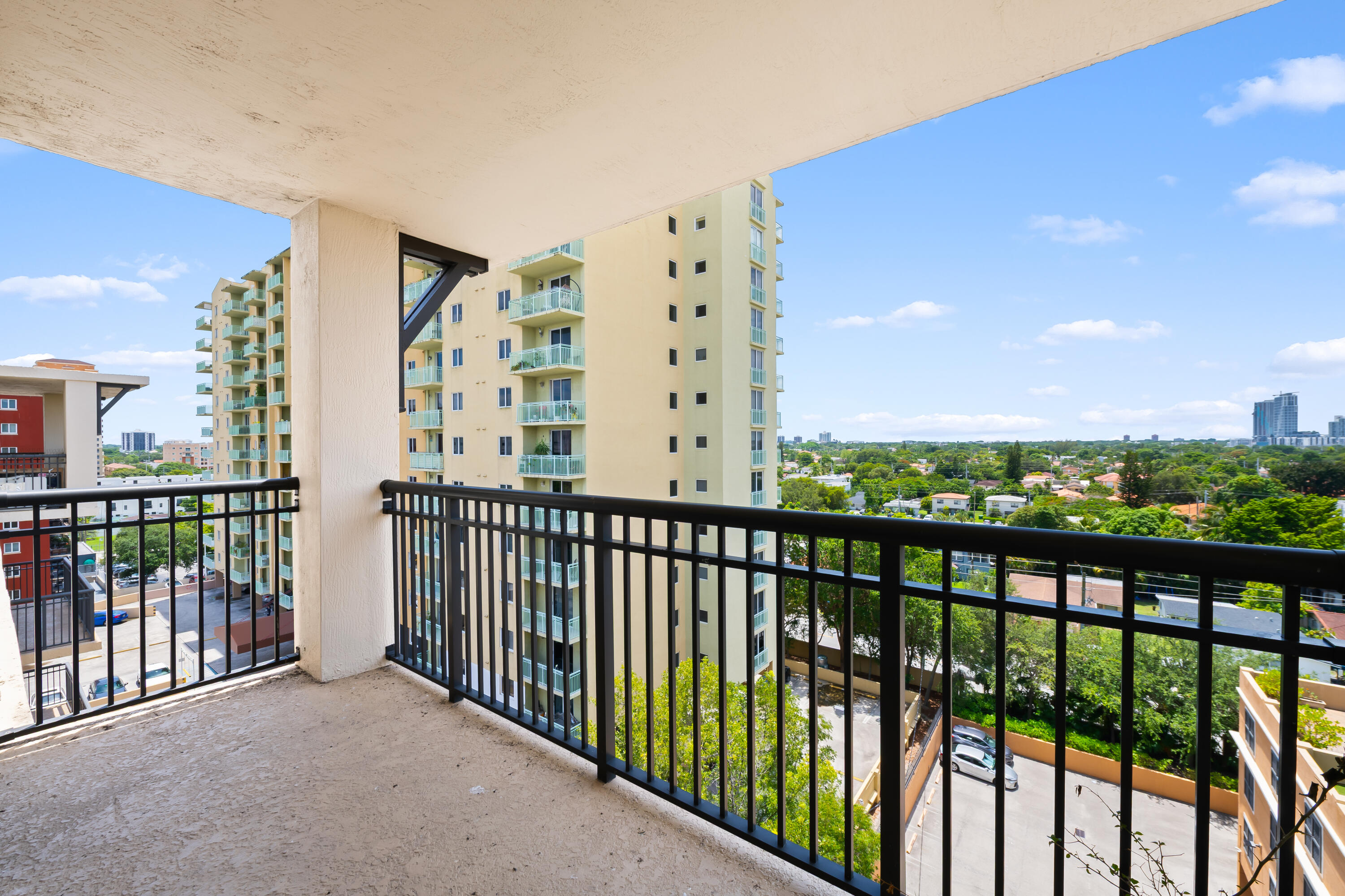 3530 SW 22ND #902, Miami FL 33145