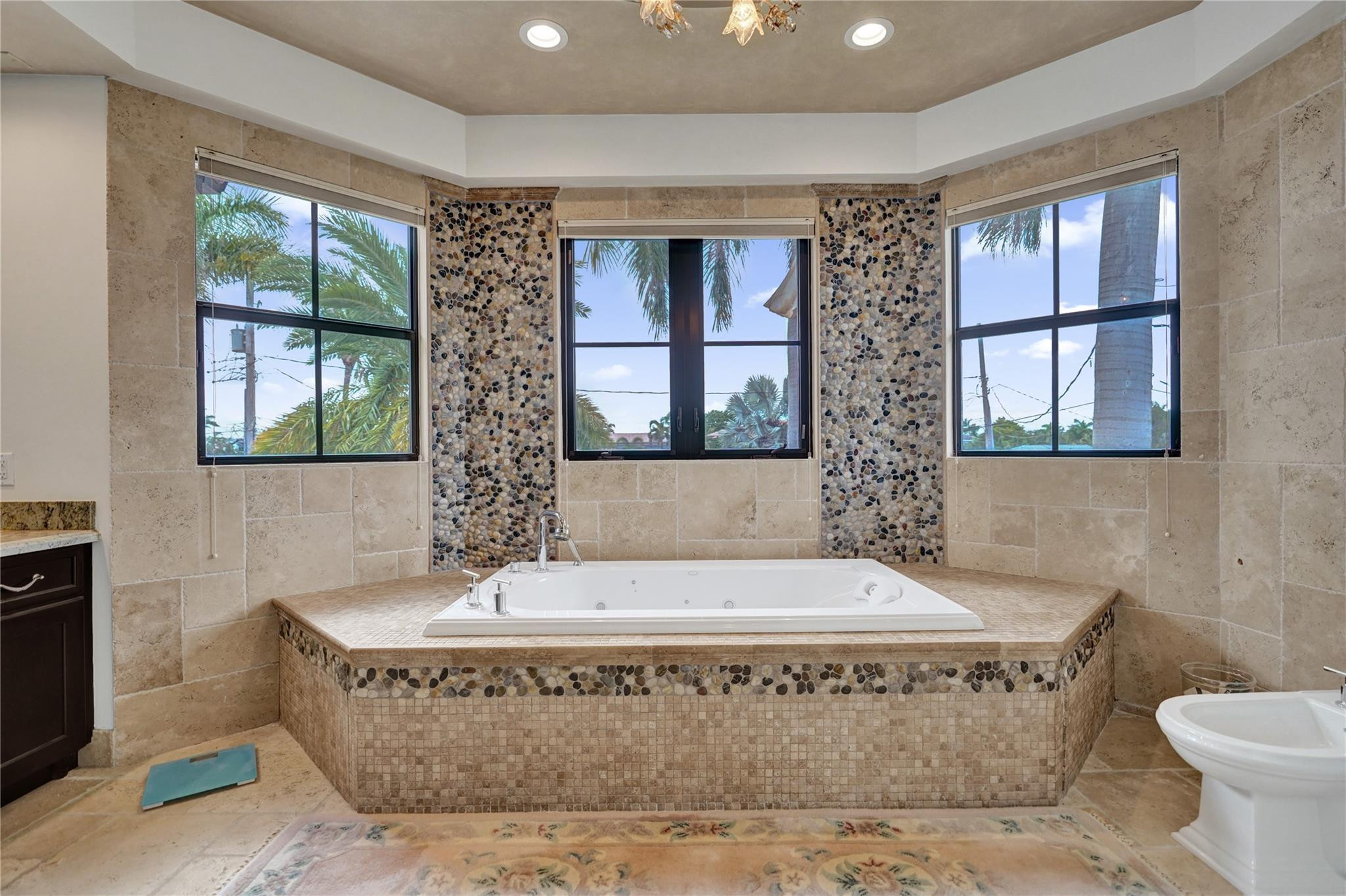 4930 NE 27th, Lighthouse Point FL 33064