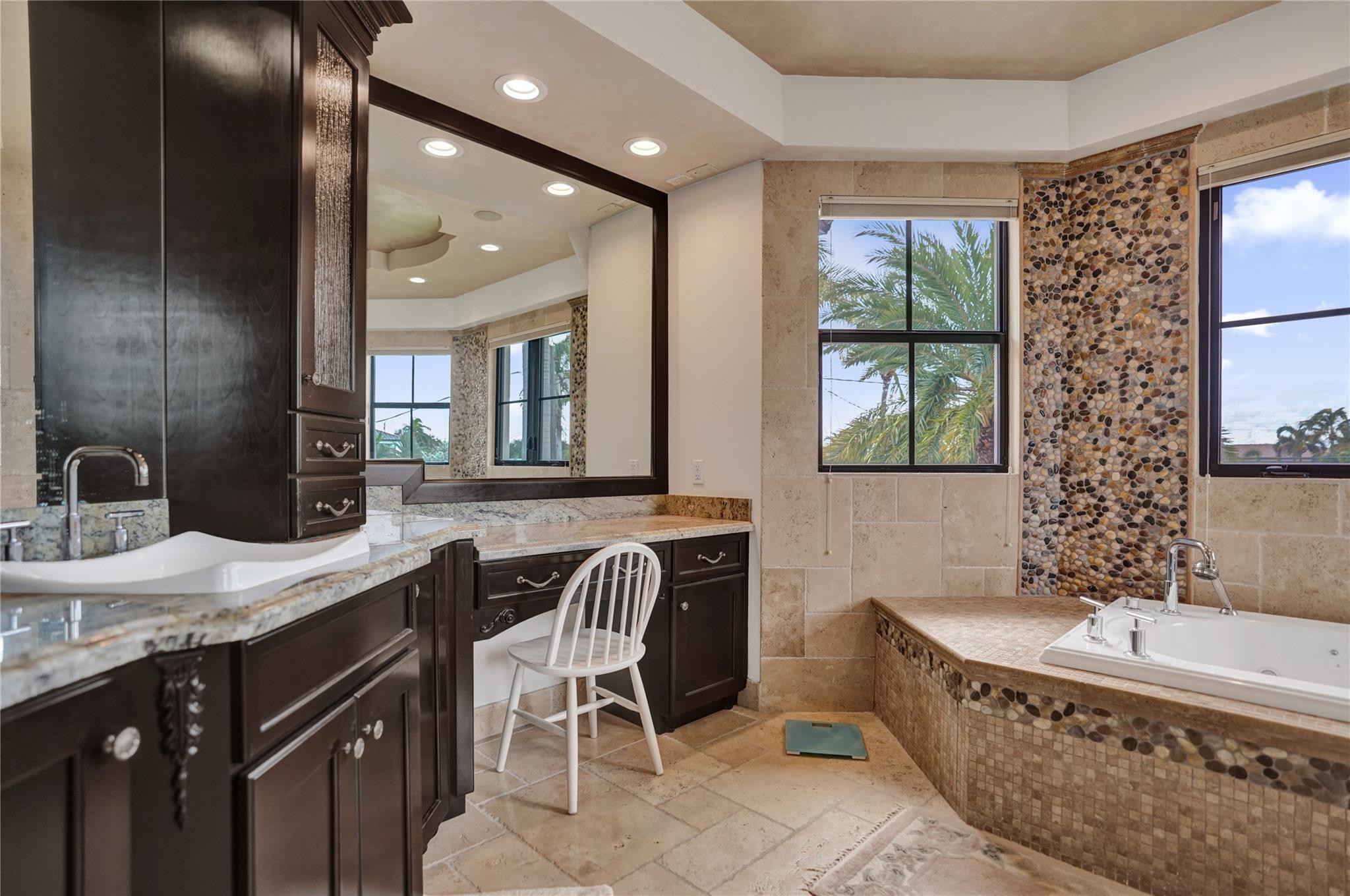 4930 NE 27th, Lighthouse Point FL 33064