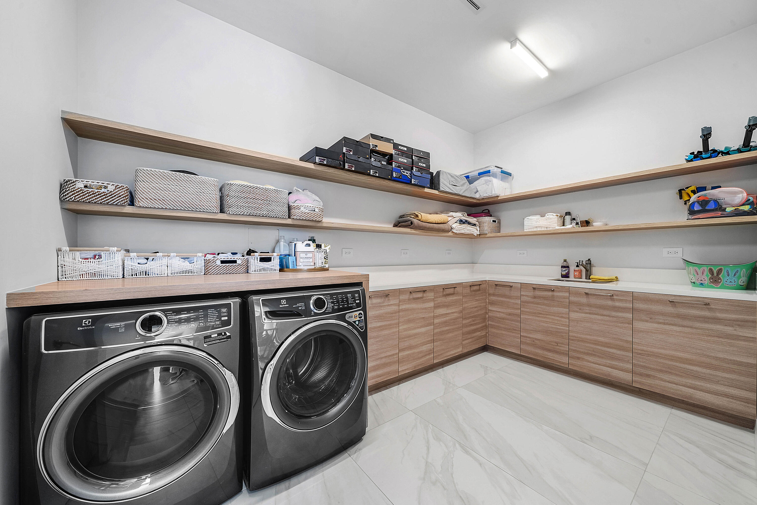 210 SE MIZNER #101, Boca Raton FL 33432