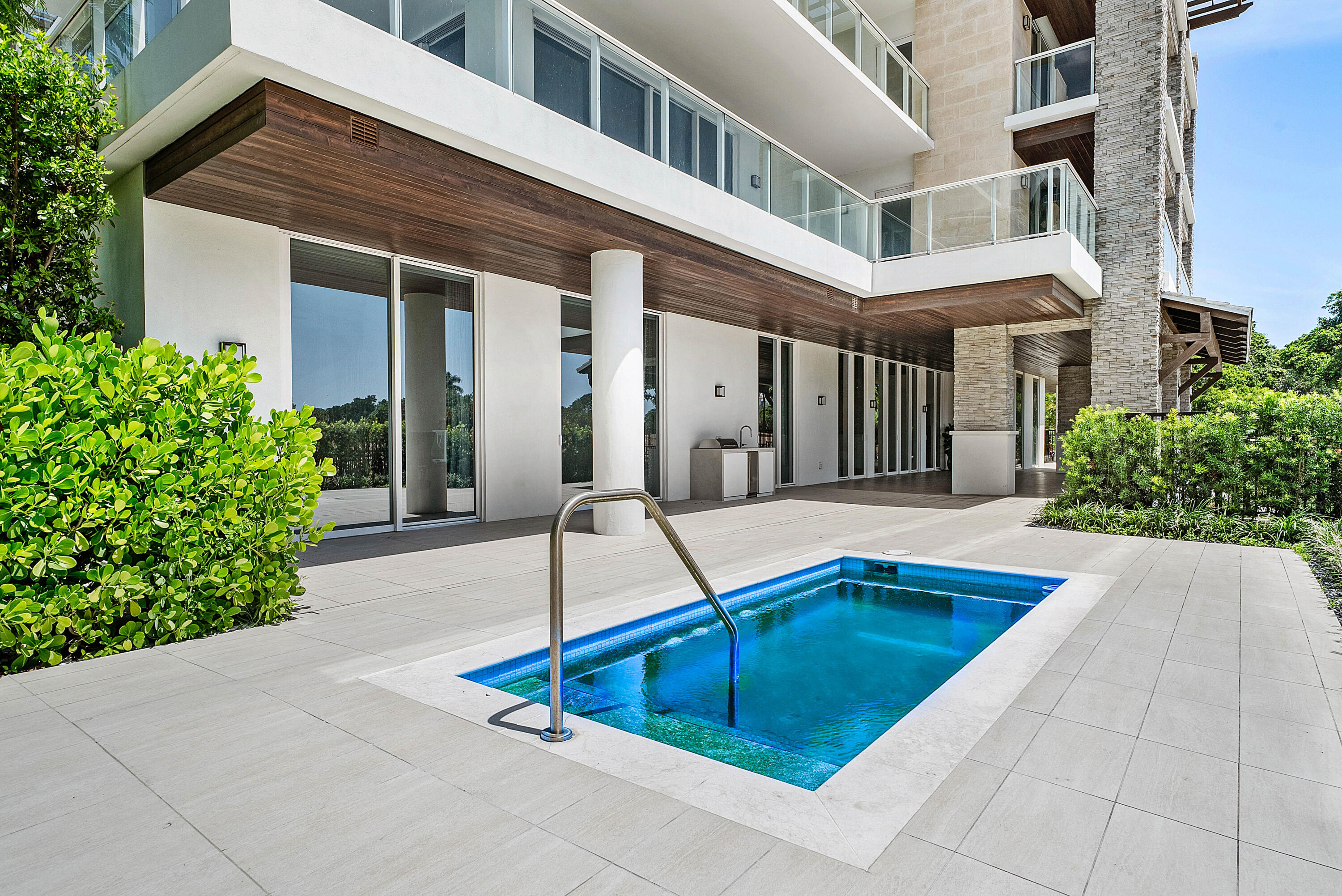 210 SE MIZNER #101, Boca Raton FL 33432