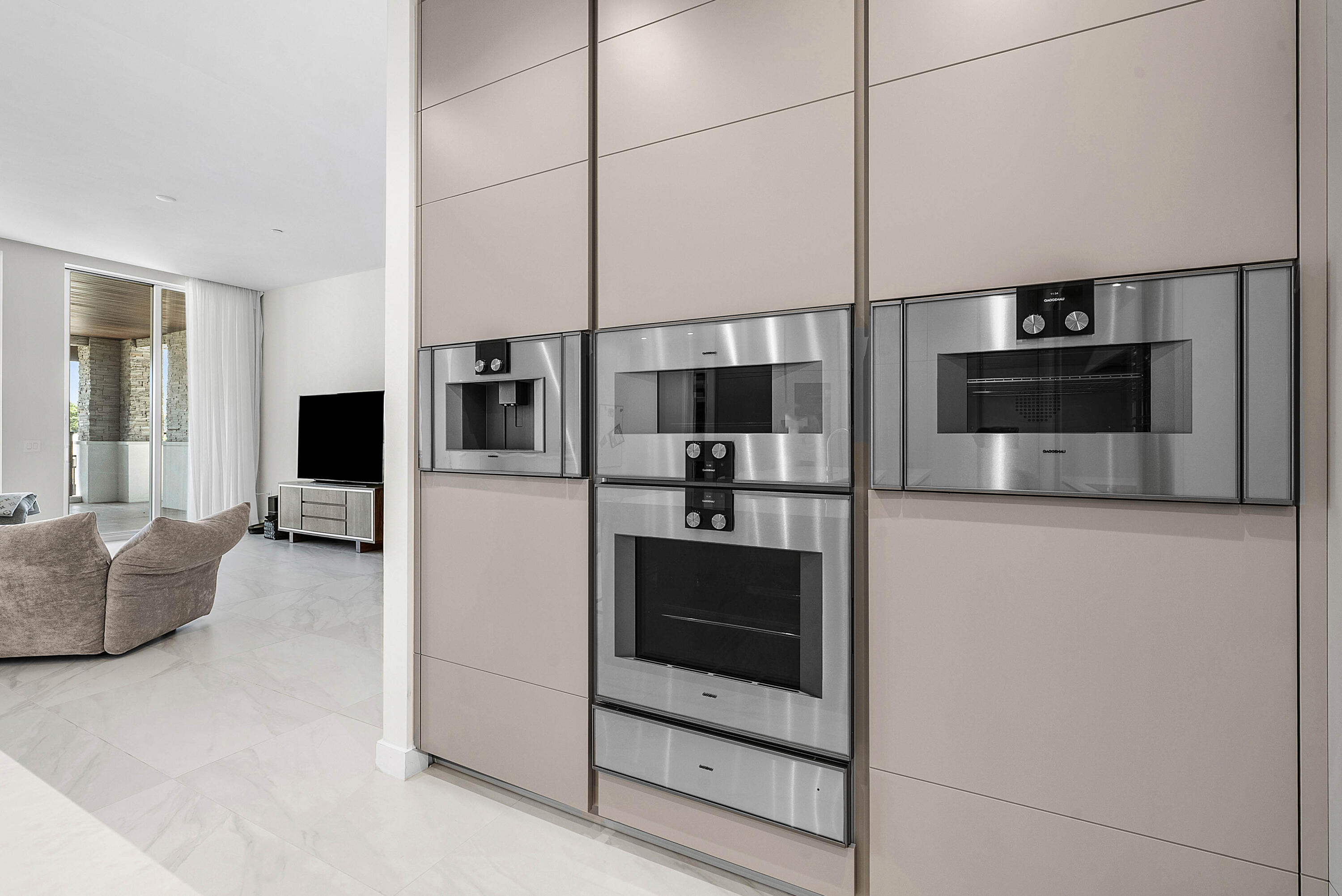 210 SE MIZNER #101, Boca Raton FL 33432
