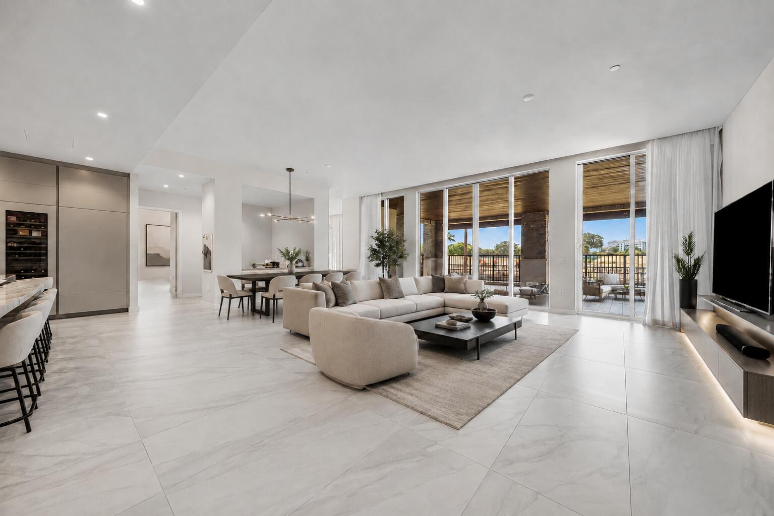 210 SE MIZNER #101, Boca Raton FL 33432