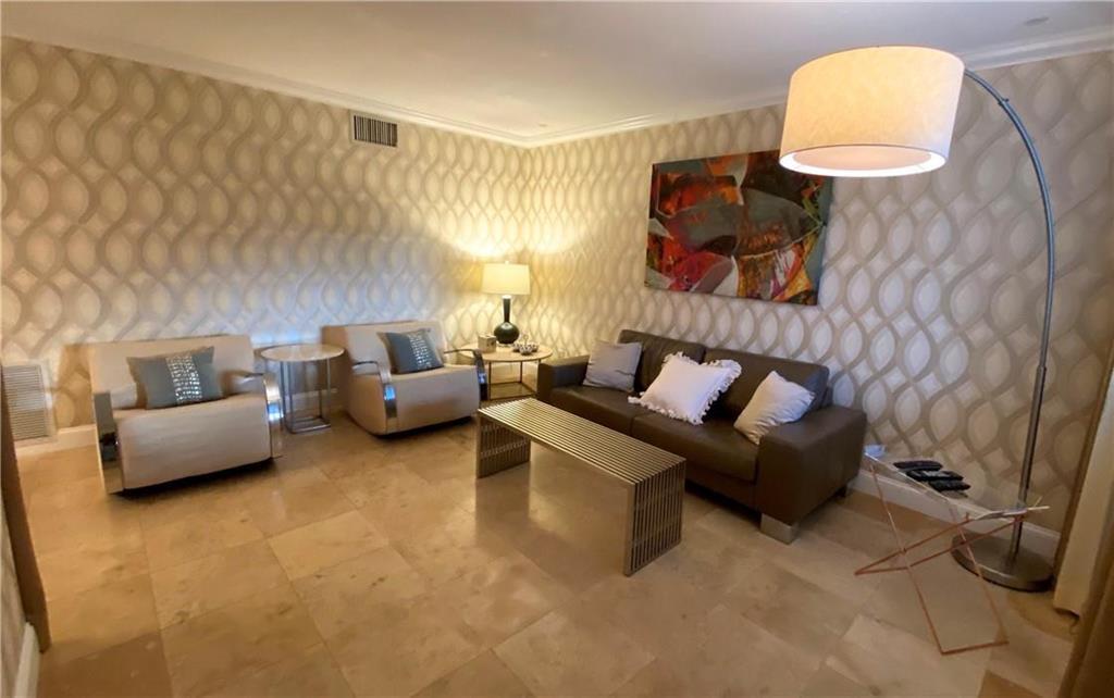 600 NE 7TH #14, Fort Lauderdale FL 33304
